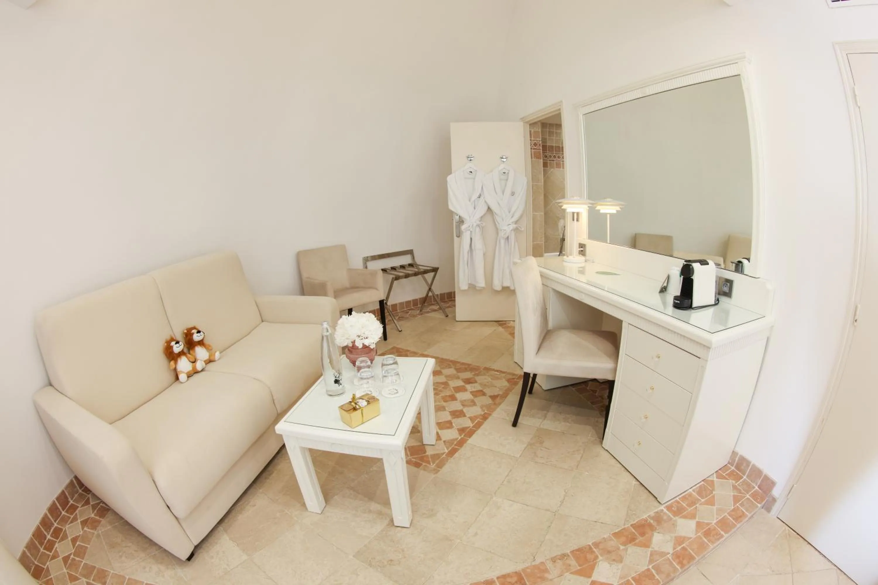 Bedroom in Hôtel L'Abbaye