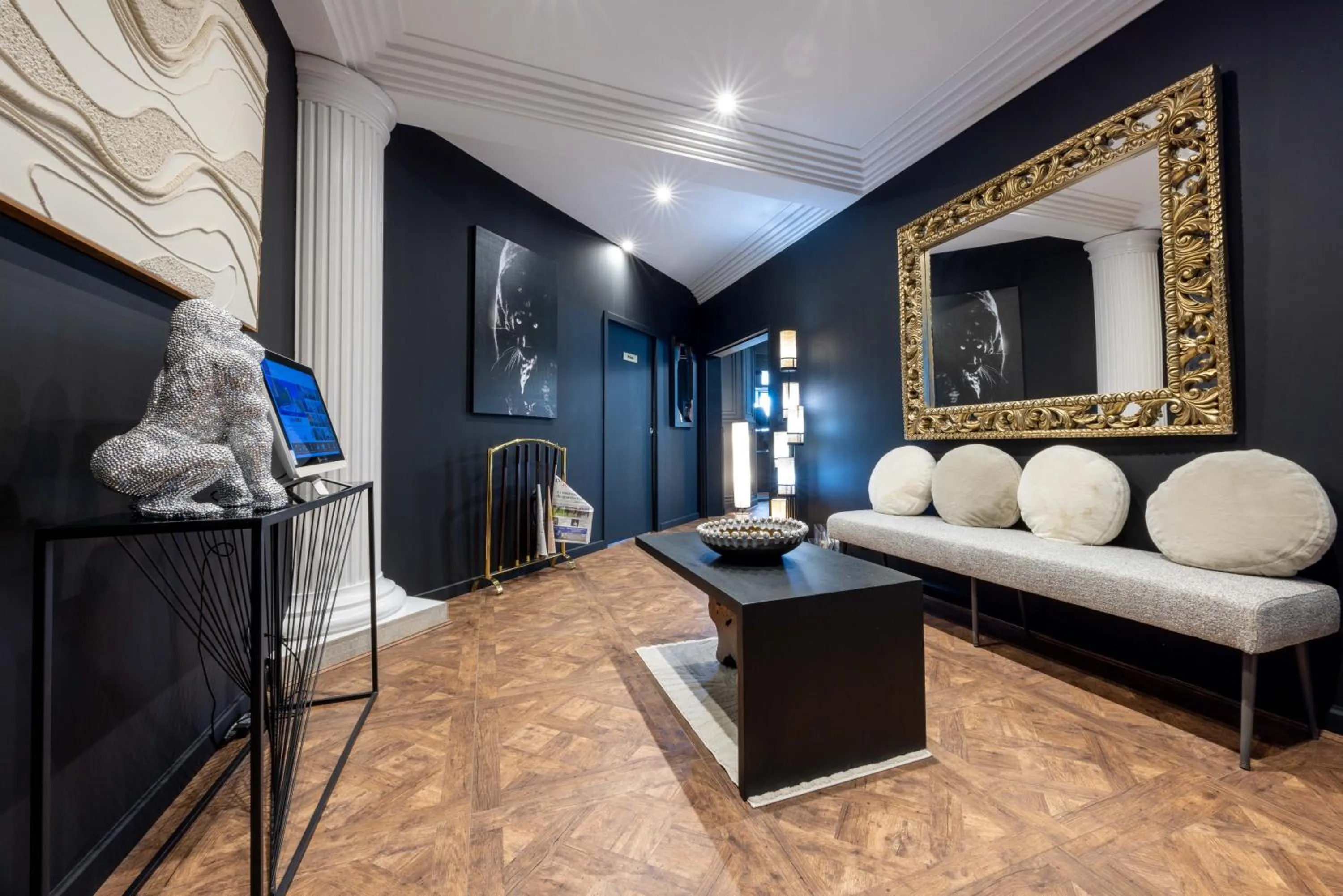 Living room in Hôtel L'Abbaye