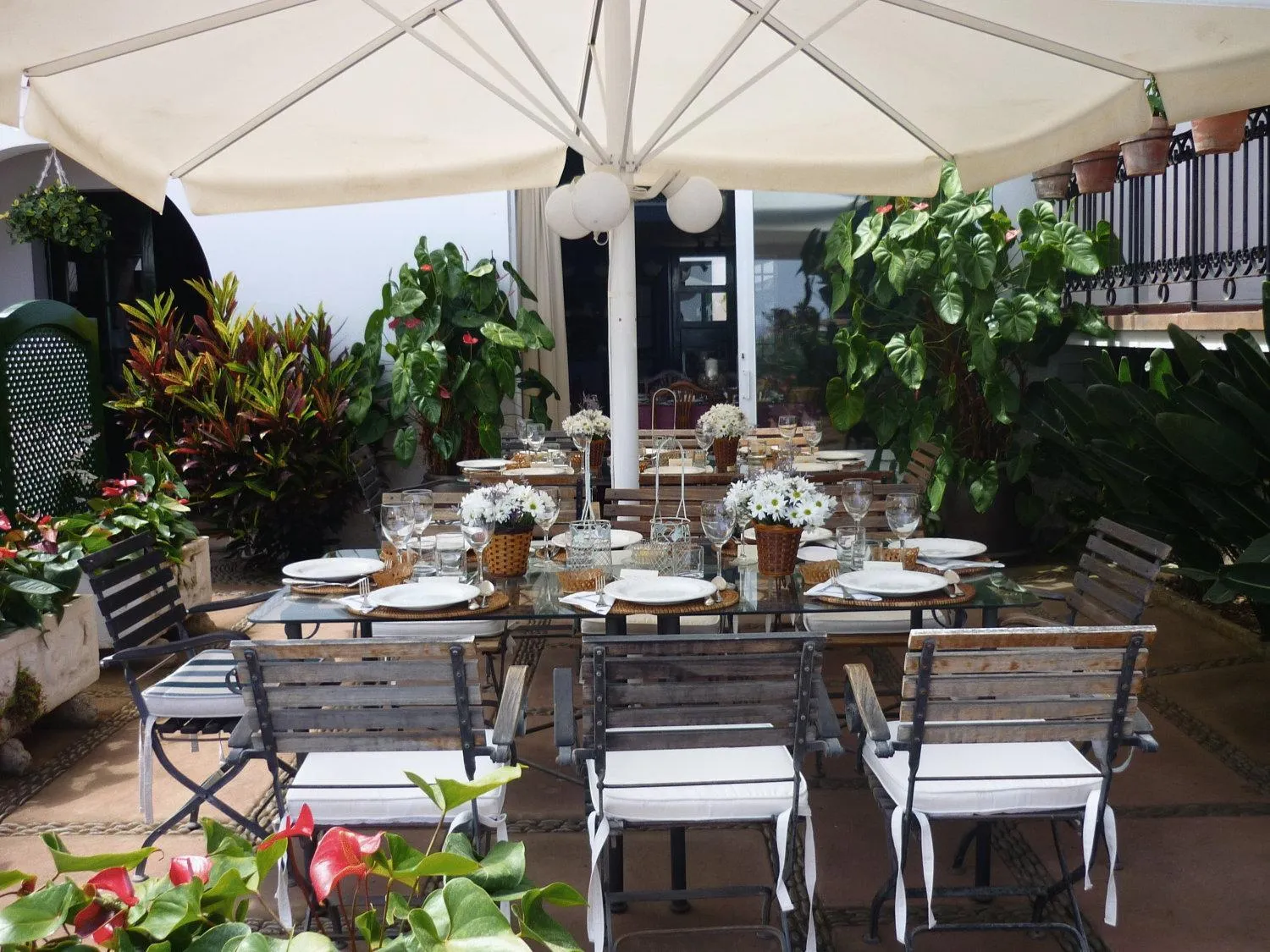 Restaurant/places to eat in Casa Rural Malpais Trece