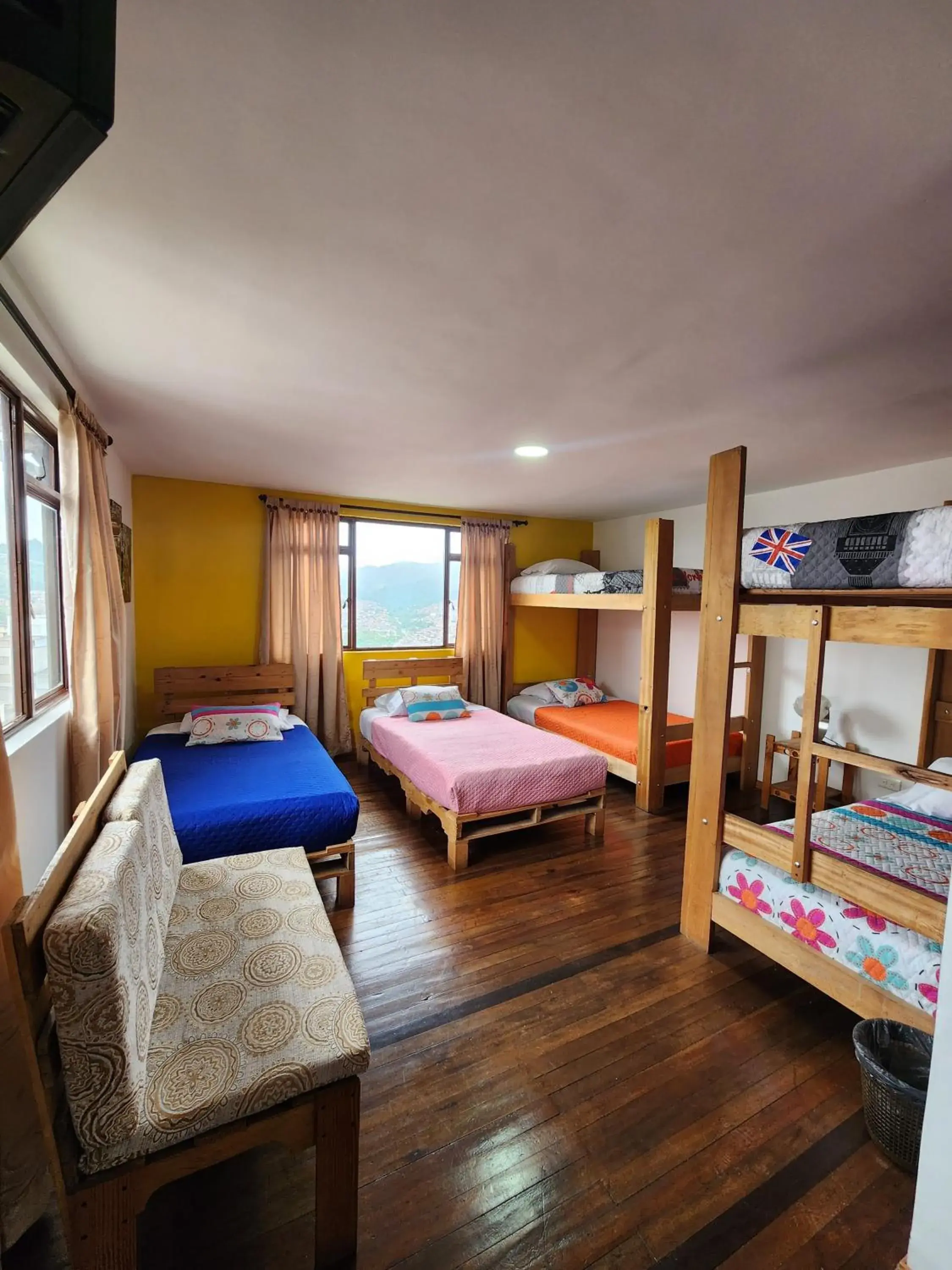 Family Room with Private Bathroom - single occupancy in Hostal Triangulo del Café Family Room with Private Bathroom - single occupancy in Hostal Triangulo del Café