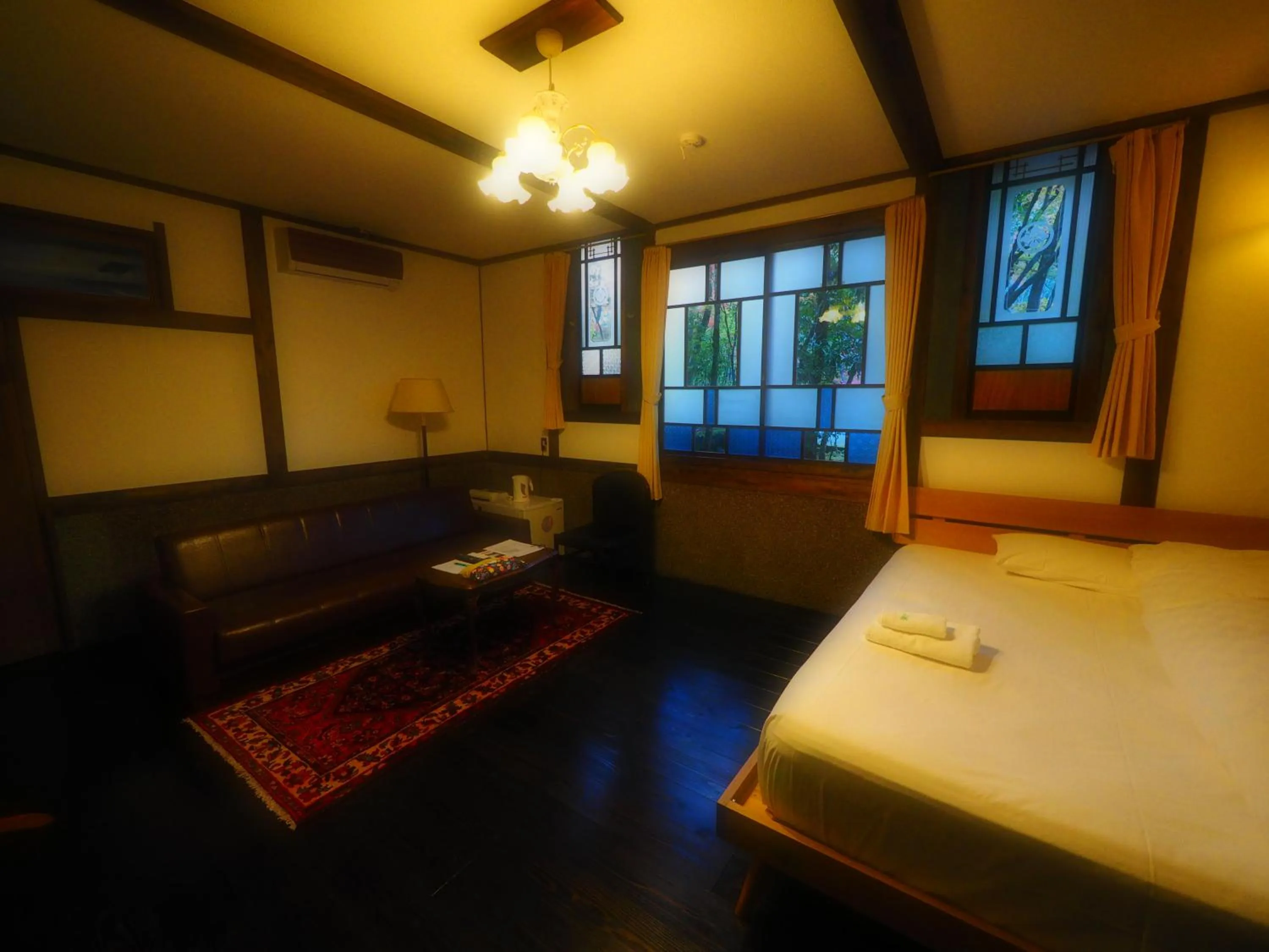 Photo of the whole room, Bed in Kotohira Guest House en