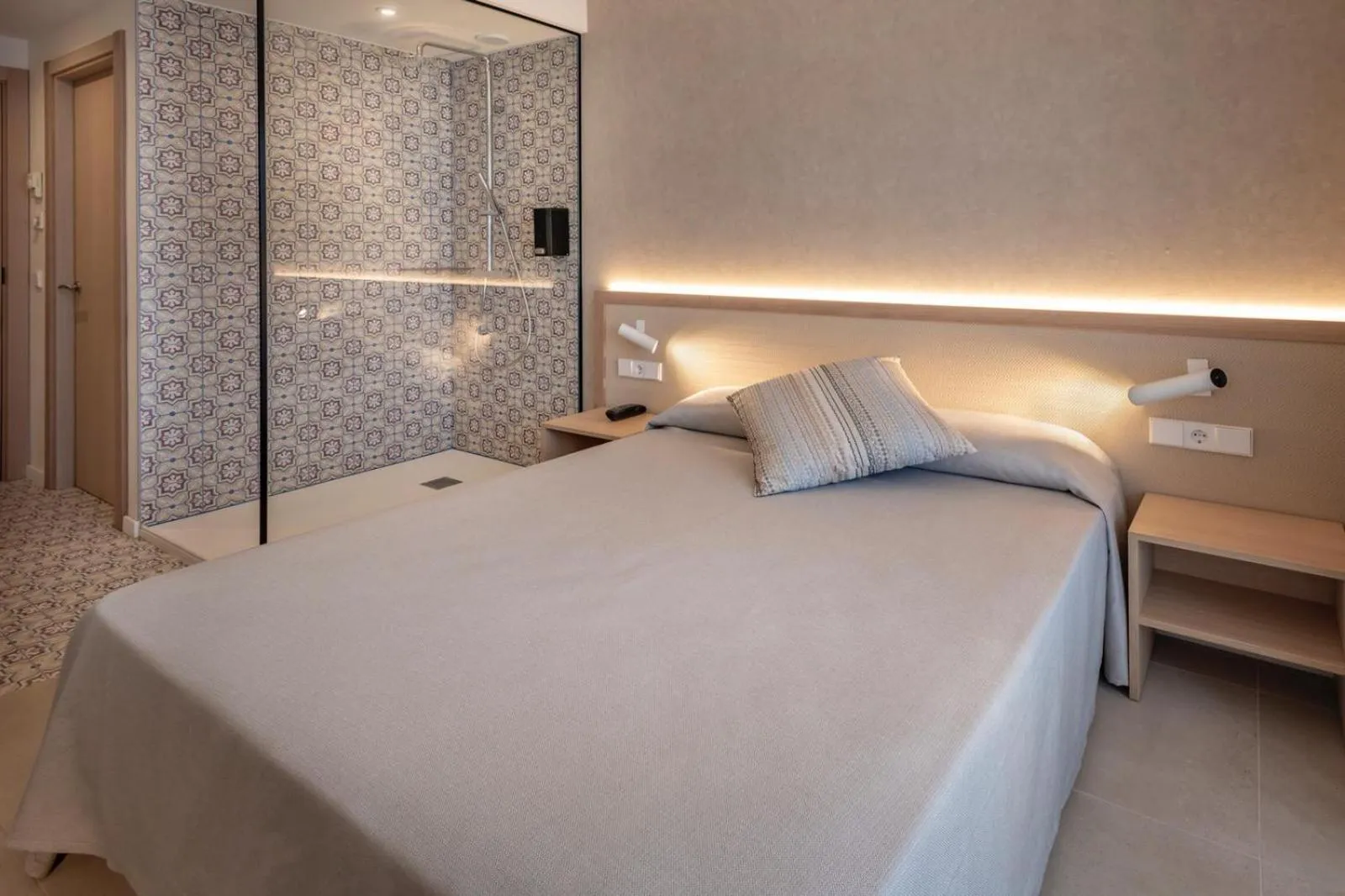 Bed in Hotel Alhambra