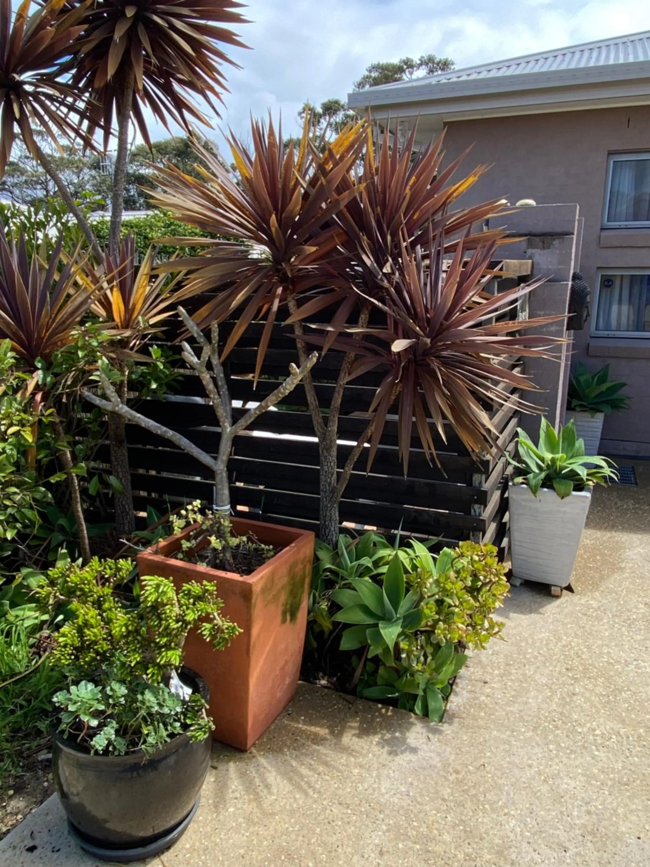 Facade/entrance in Serenity Lodge for Couples