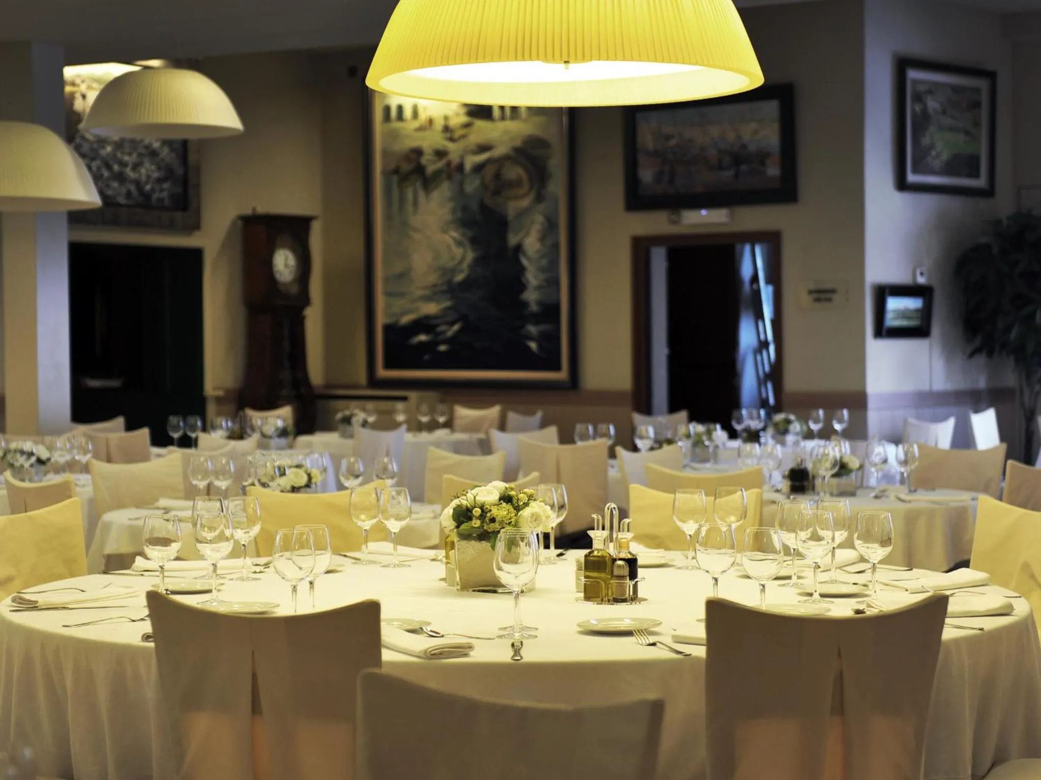 Restaurant/places to eat in Hotel Pirineos Figueres by Pierre & Vacances