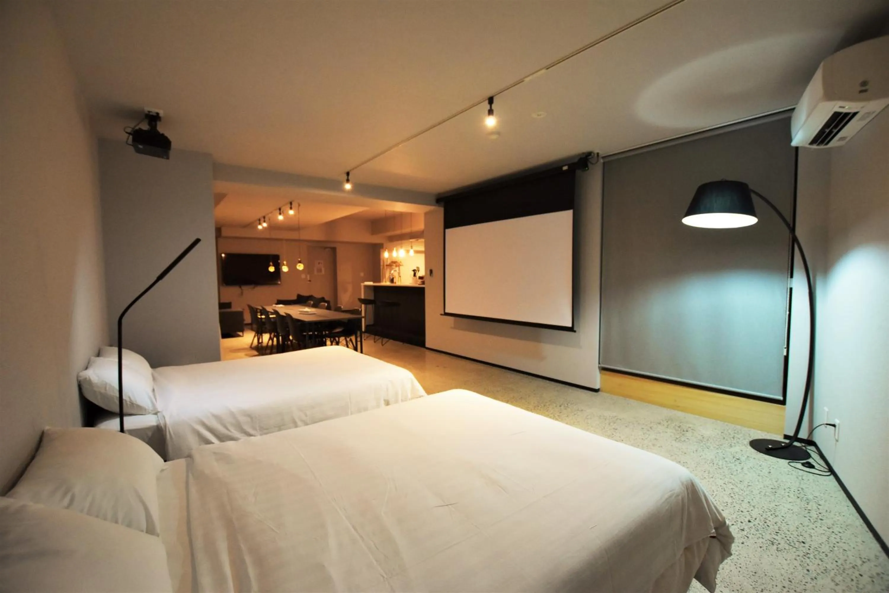 Bed in Randor Residence Tokyo Suites