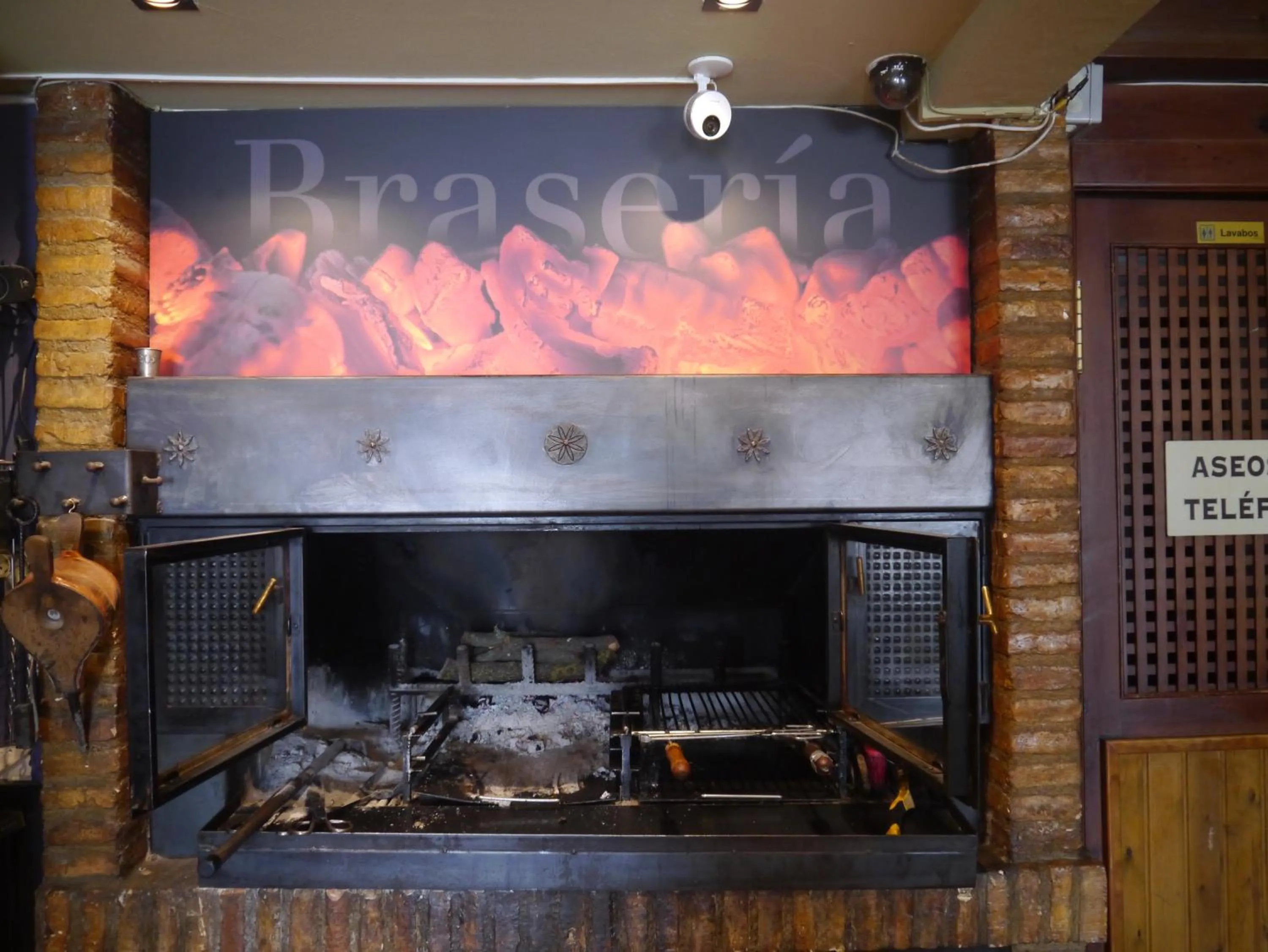 BBQ facilities in Hostal Jaime I