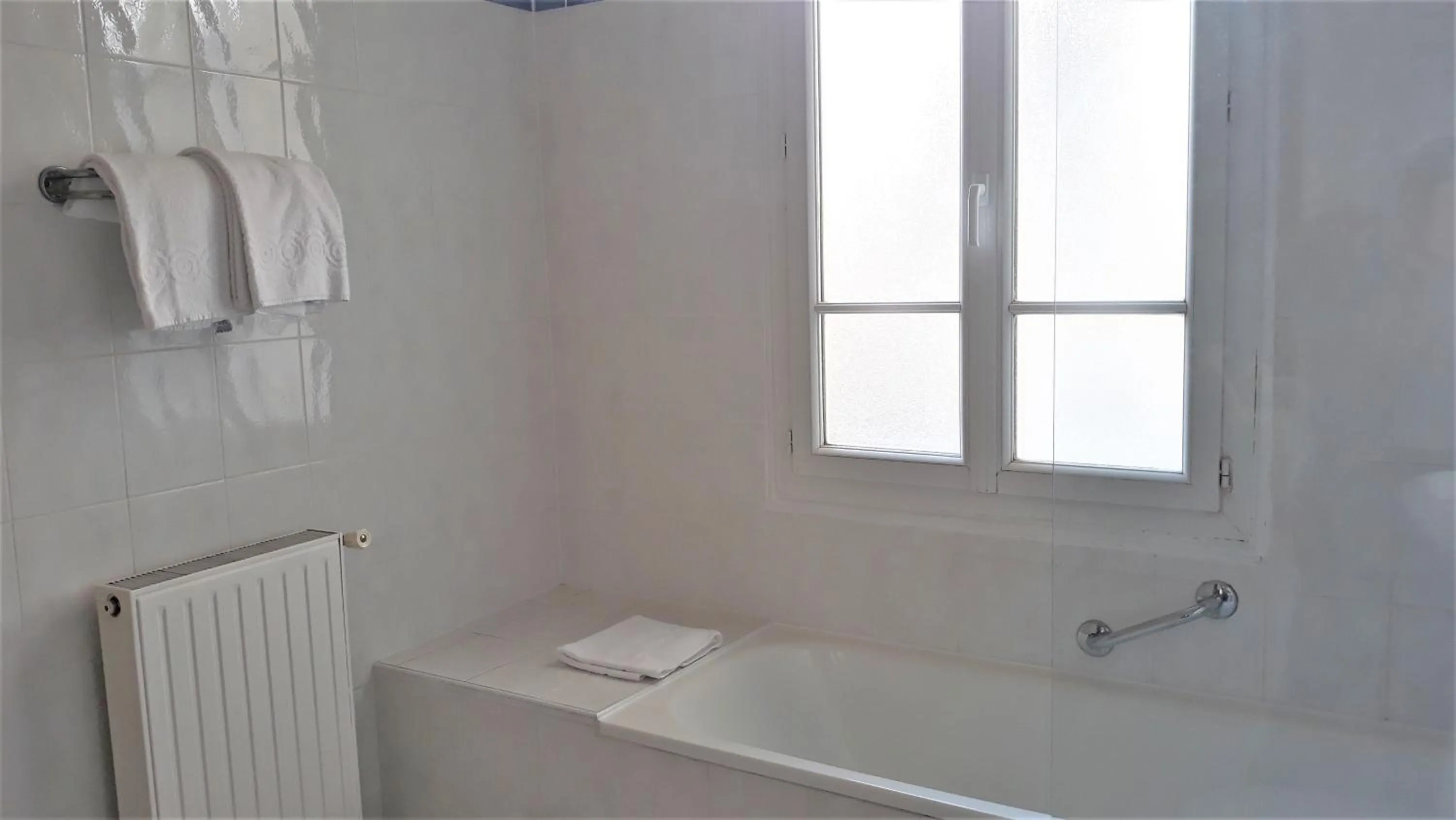 Shower in Hotel Le Reynita