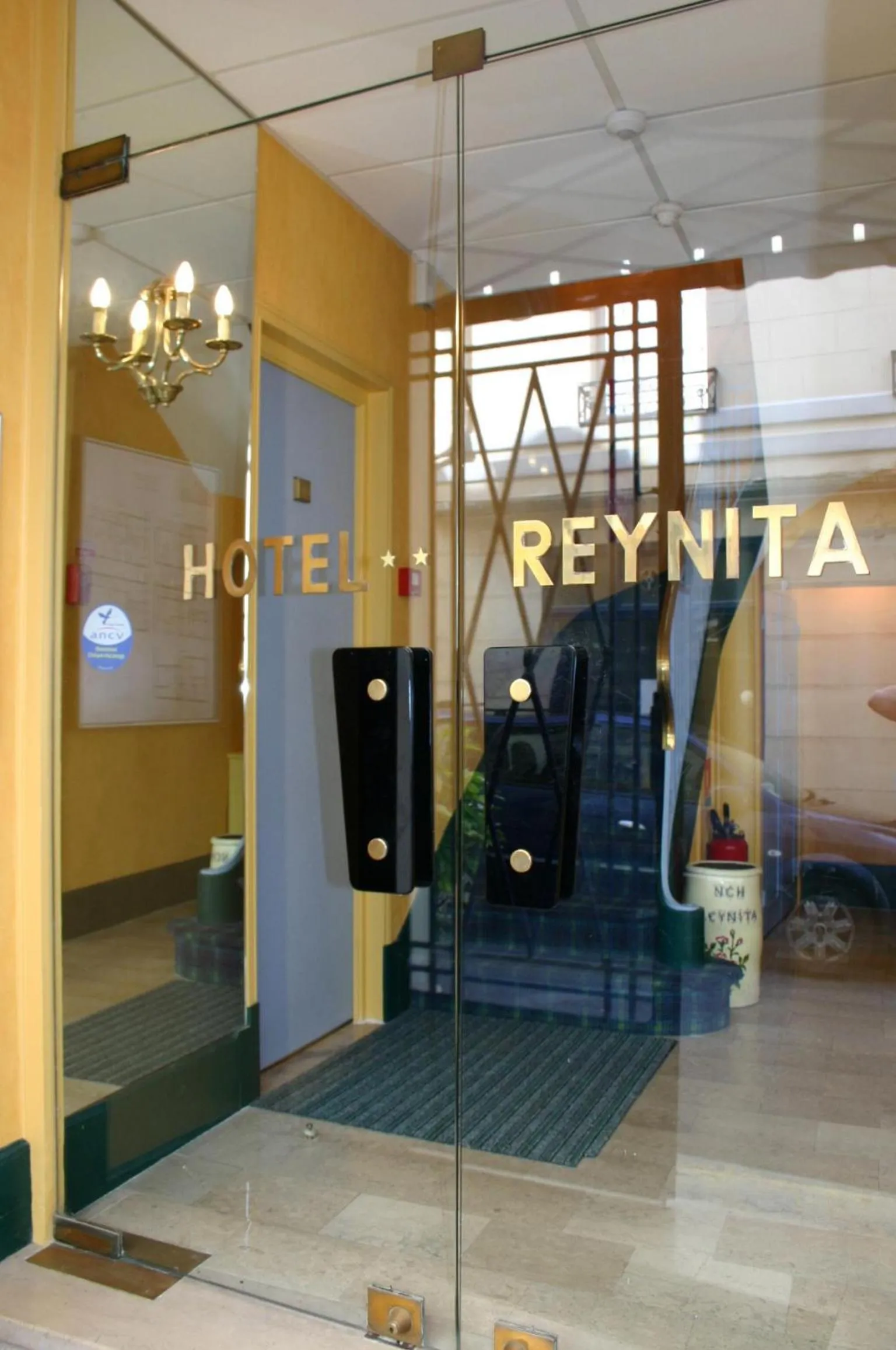 Facade/entrance in Hotel Le Reynita