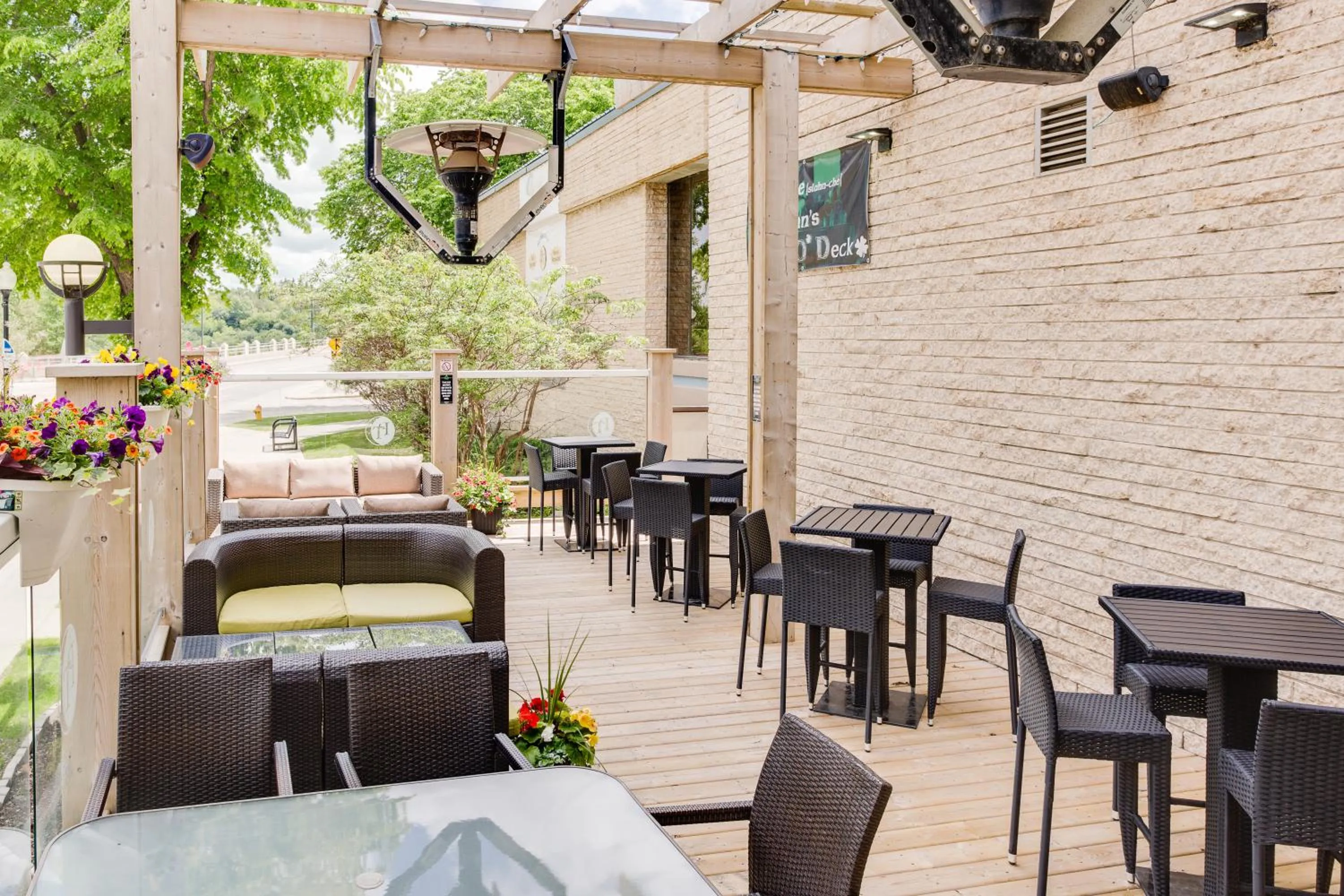 Restaurant/places to eat in West Wing at Park Town