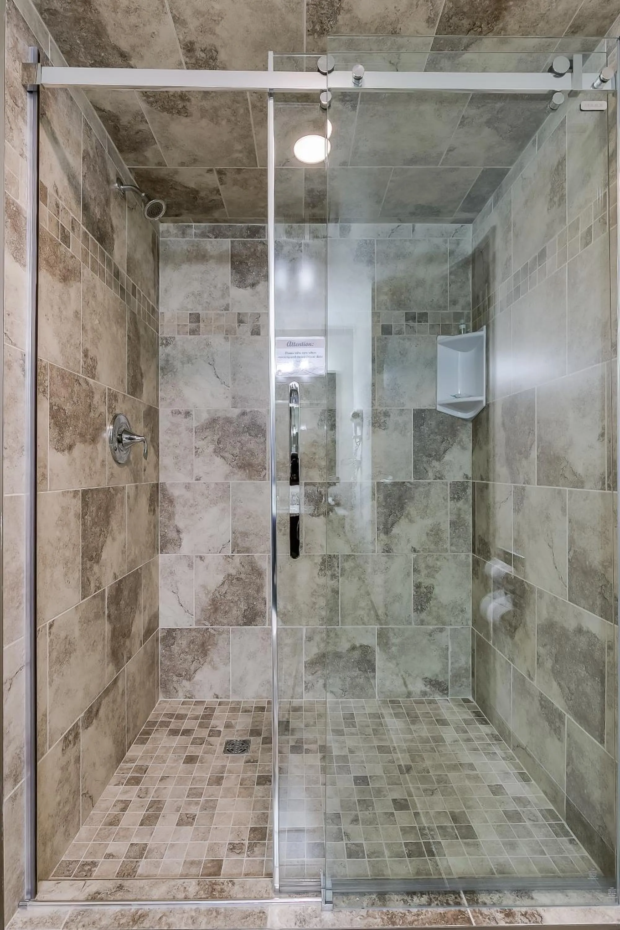 Shower in West Wing at Park Town