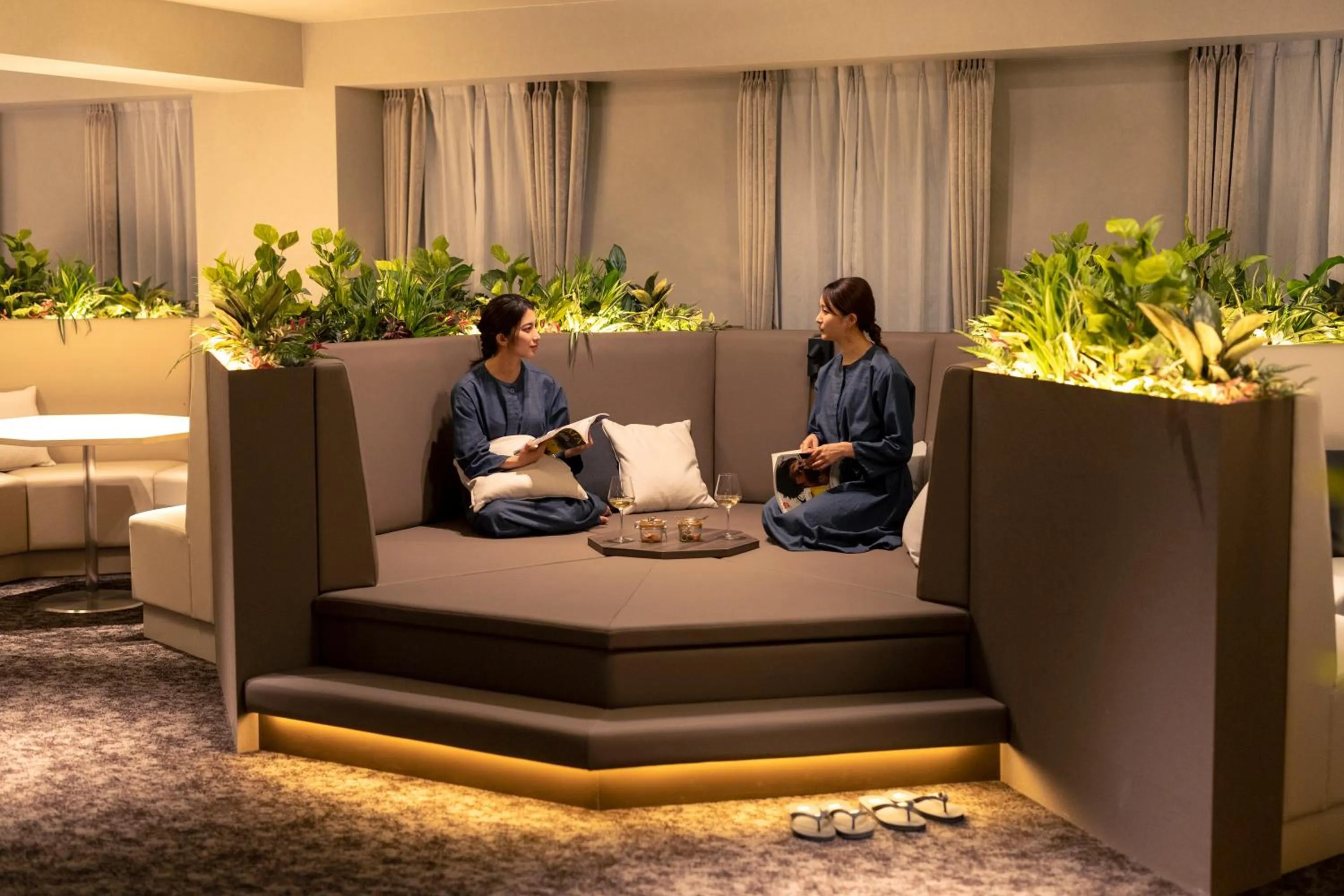 Communal lounge/ TV room in ROYAL CHESTER NAGASAKI hotel&retreat