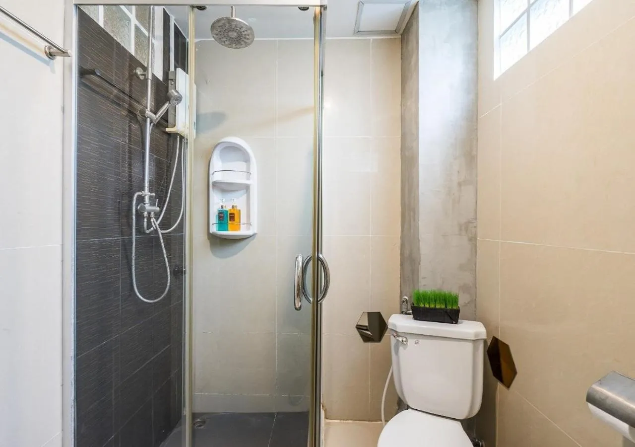 Bathroom in Ton Aor Place Hotel