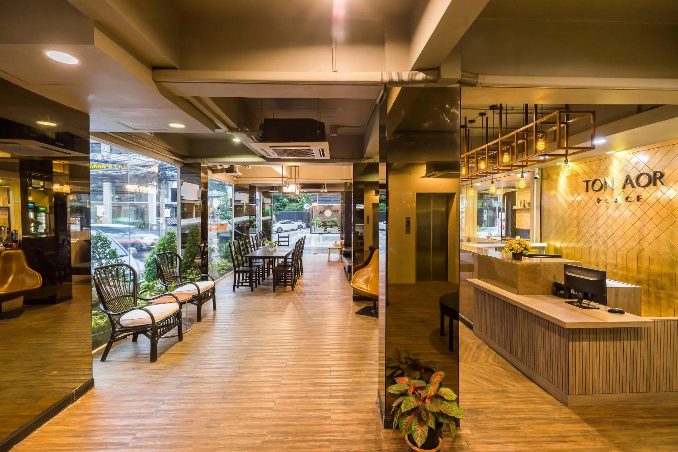 Decorative detail in Ton Aor Place Hotel