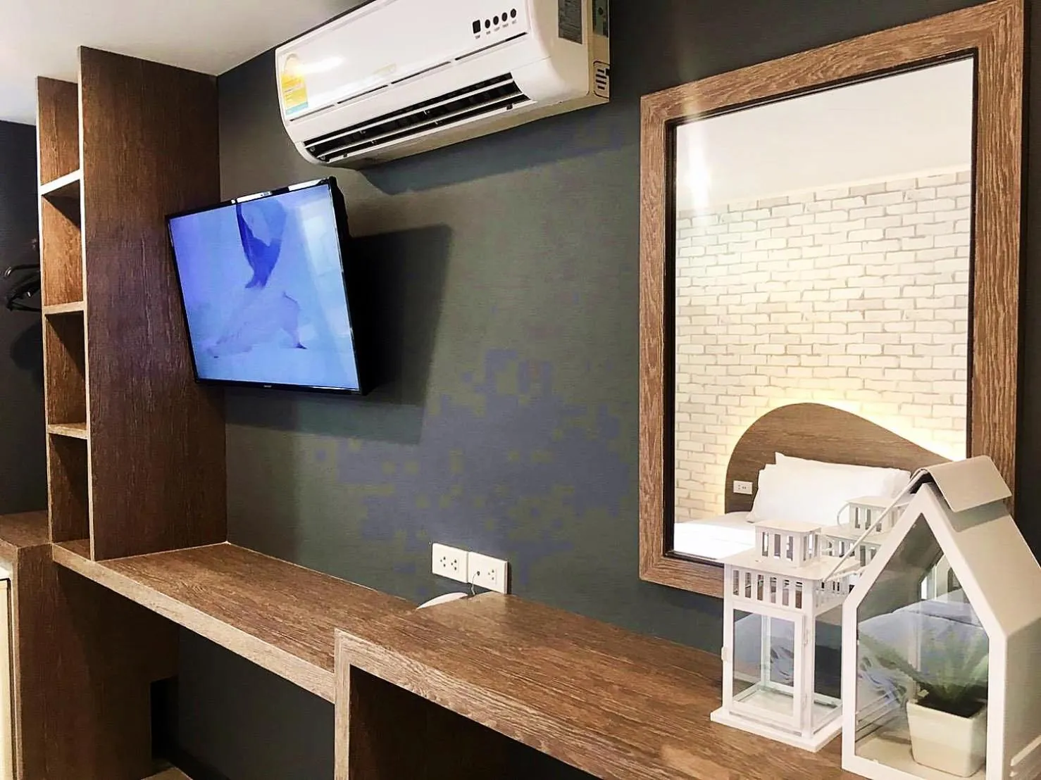 TV and multimedia in Ton Aor Place Hotel