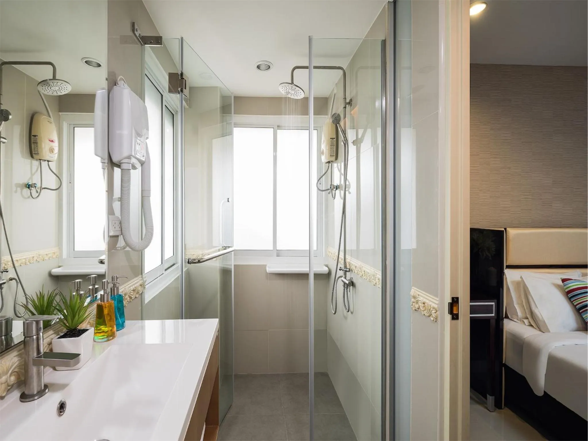 Bathroom, Bed in Ton Aor Place Hotel