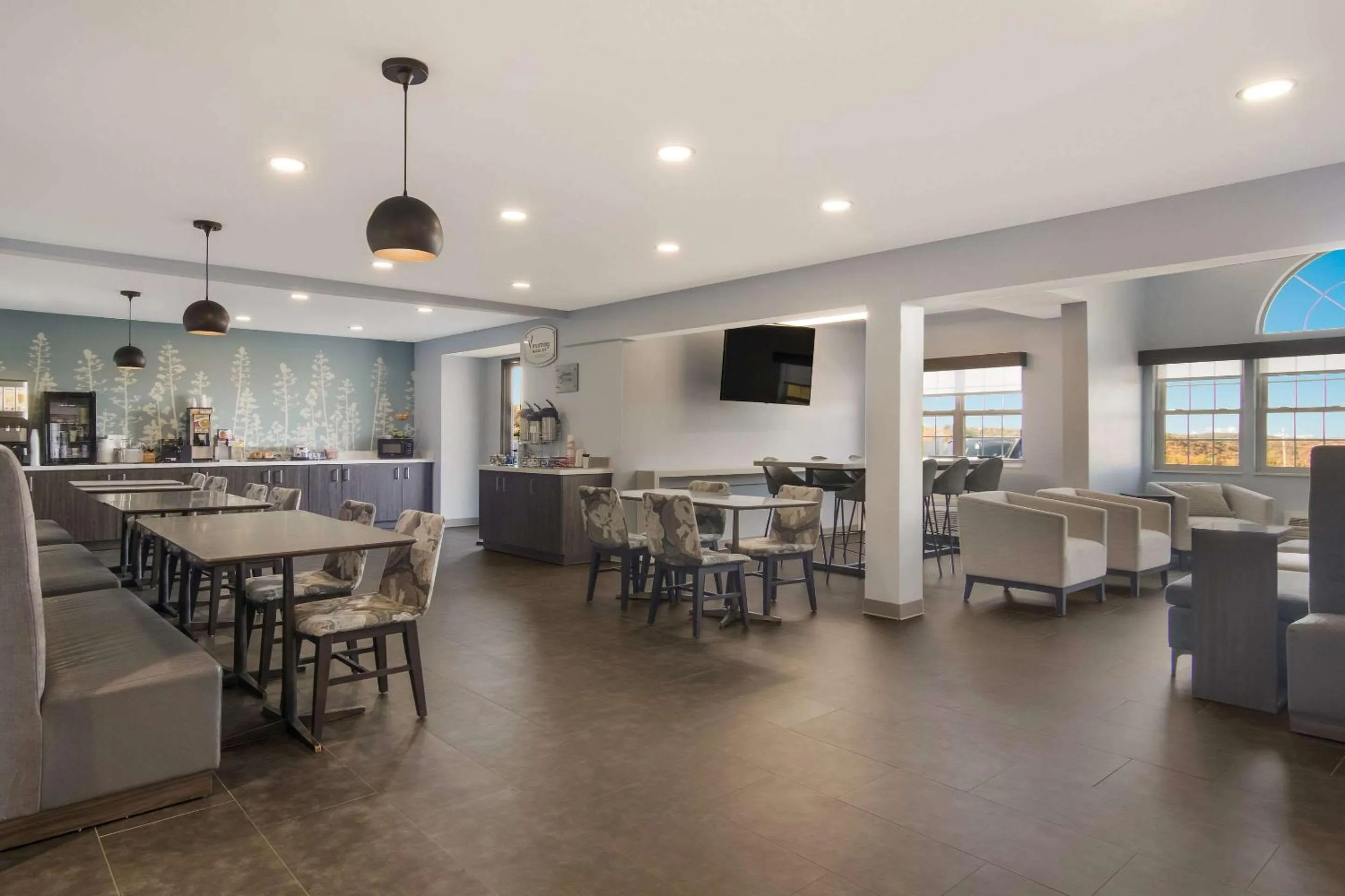 Breakfast in Sleep Inn & Suites Clarion, PA near I-80