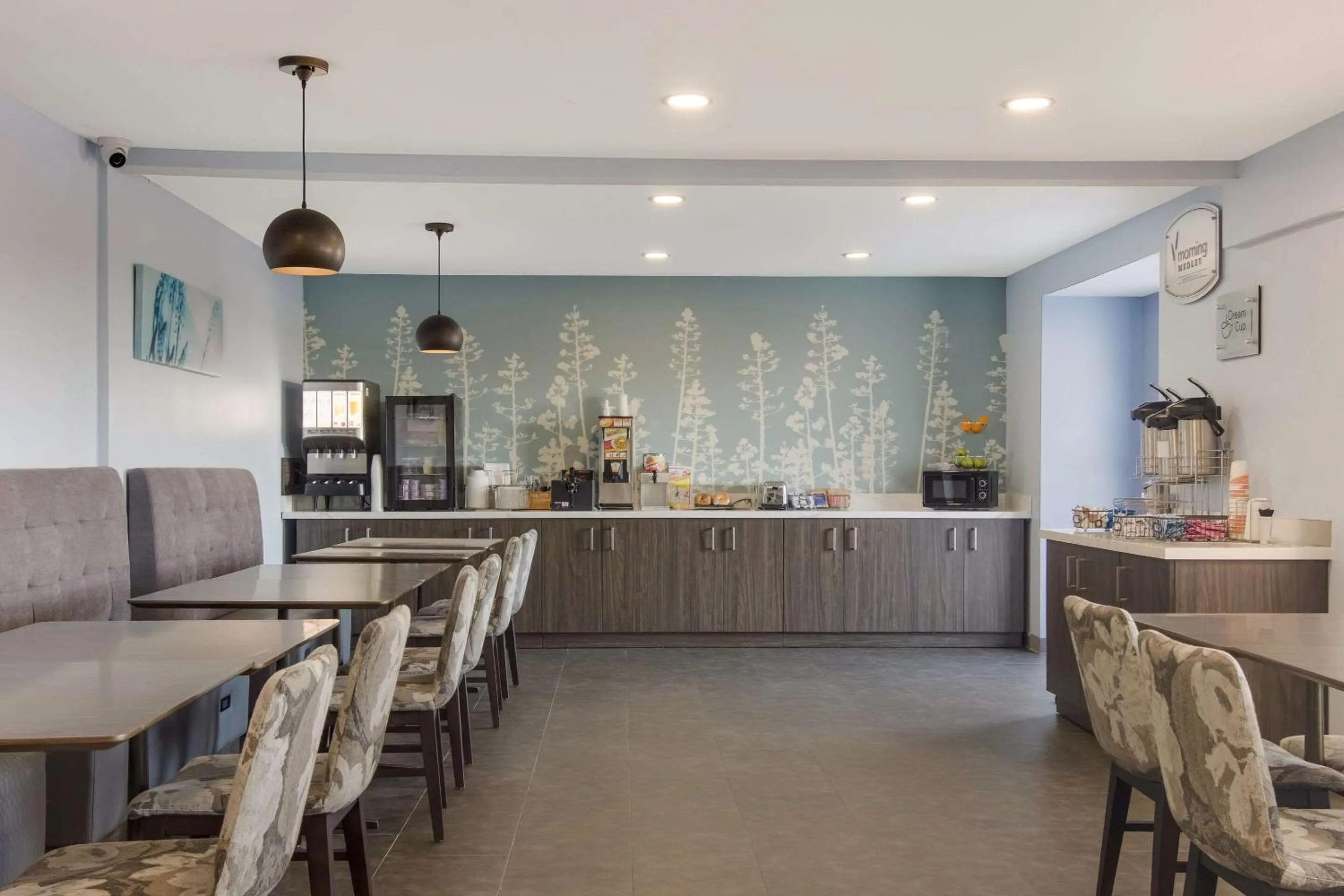 Breakfast in Sleep Inn & Suites Clarion, PA near I-80