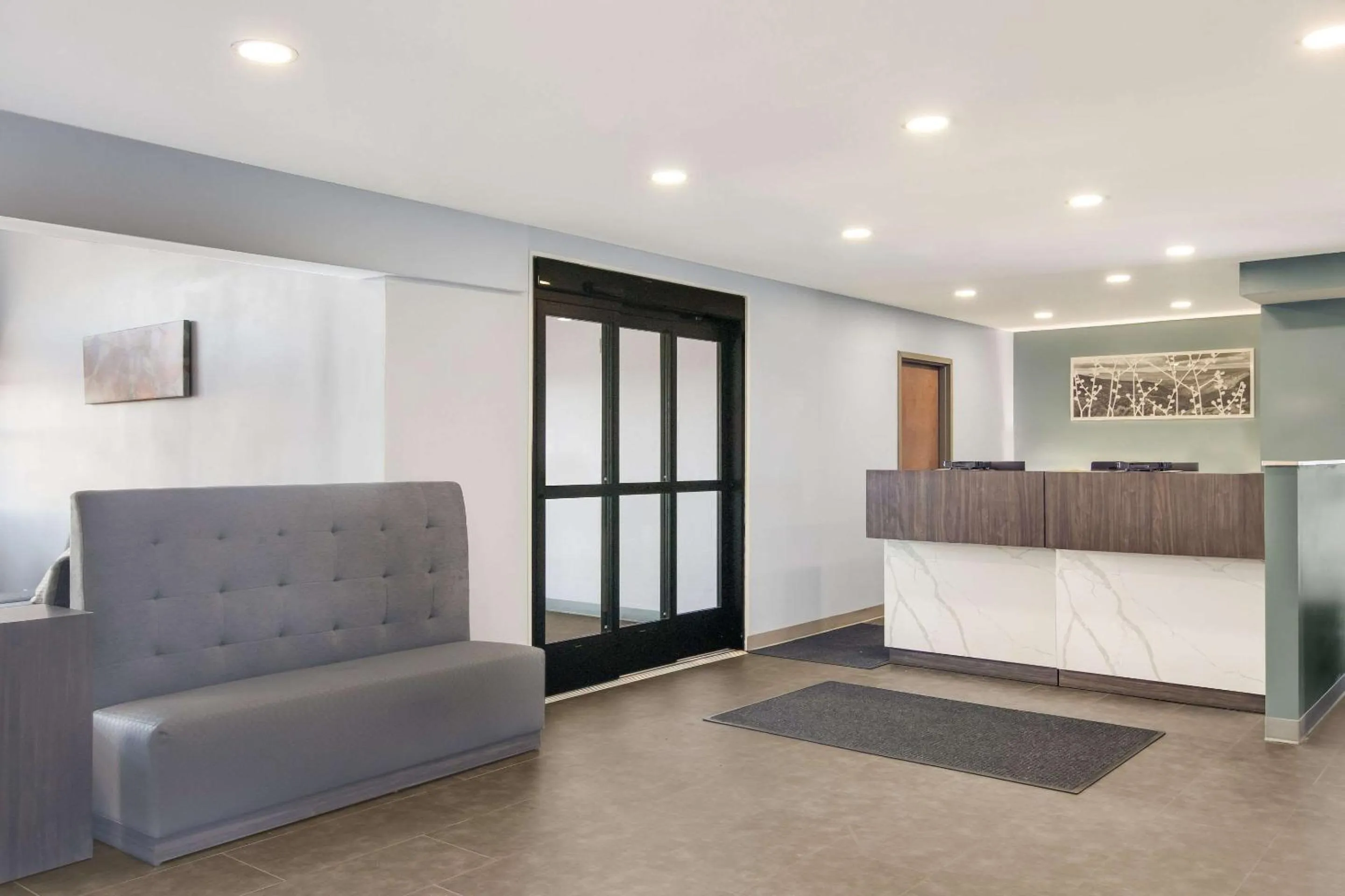 Lobby or reception in Sleep Inn & Suites Clarion, PA near I-80