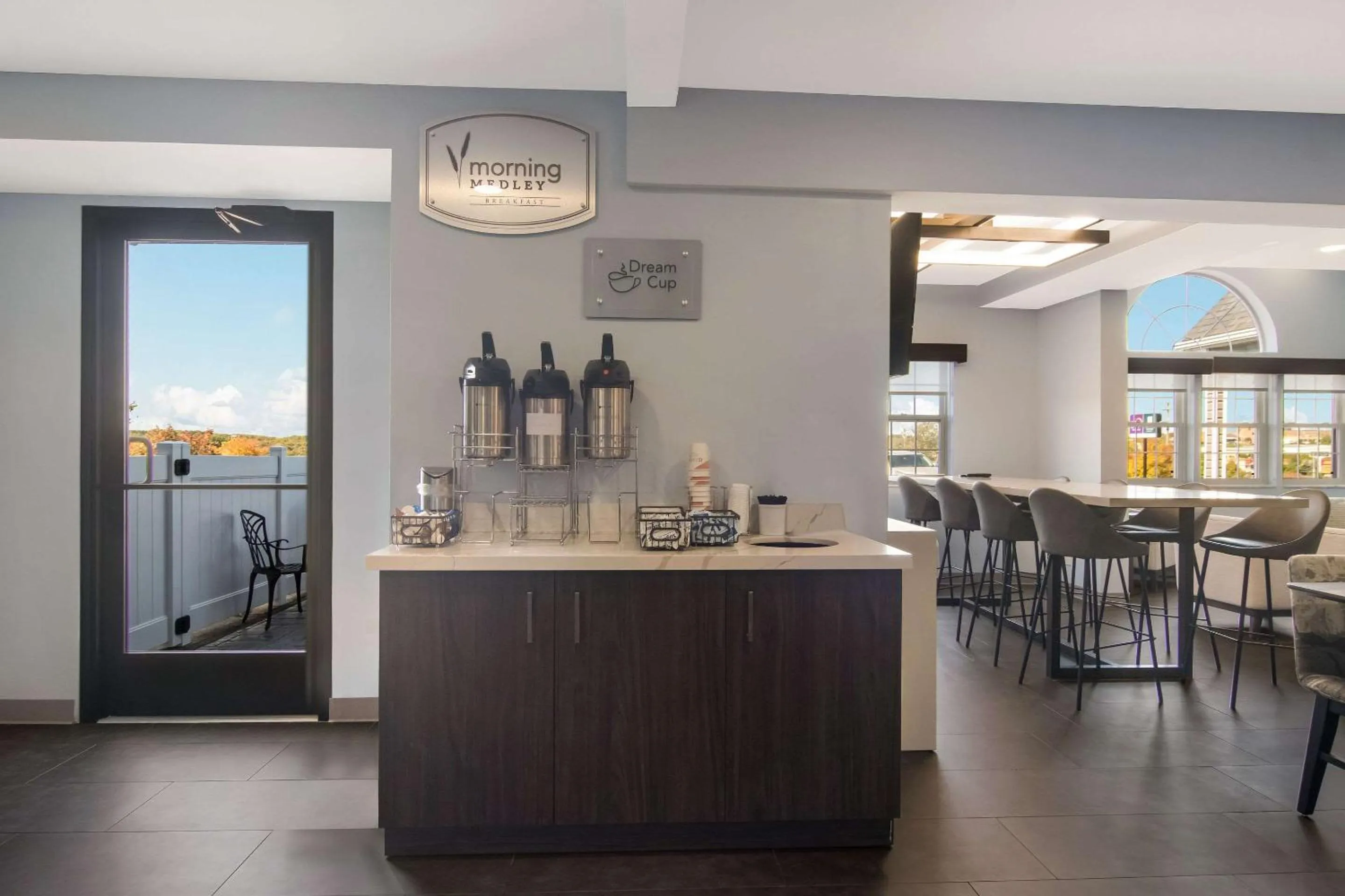 Breakfast in Sleep Inn & Suites Clarion, PA near I-80