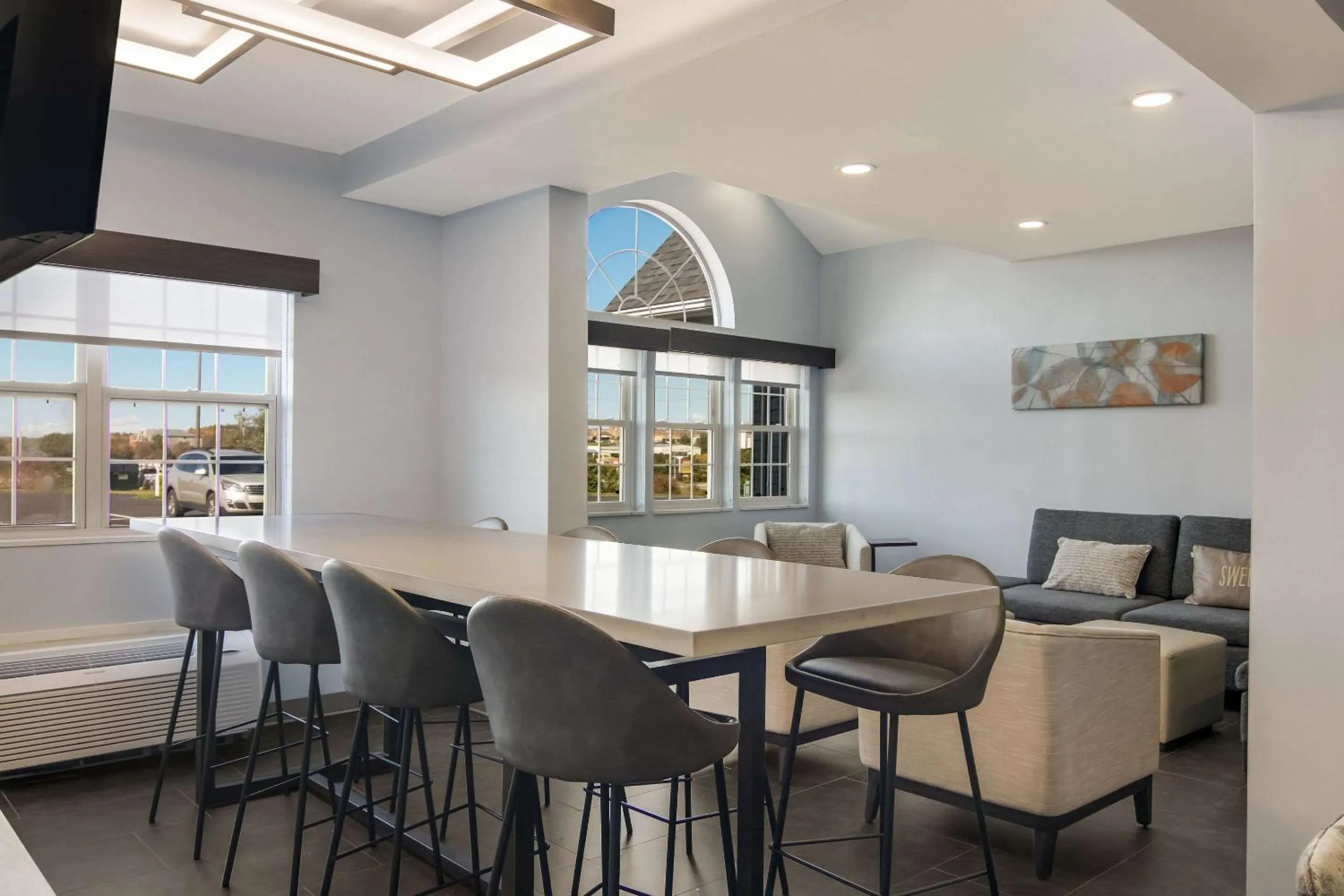 Breakfast in Sleep Inn & Suites Clarion, PA near I-80