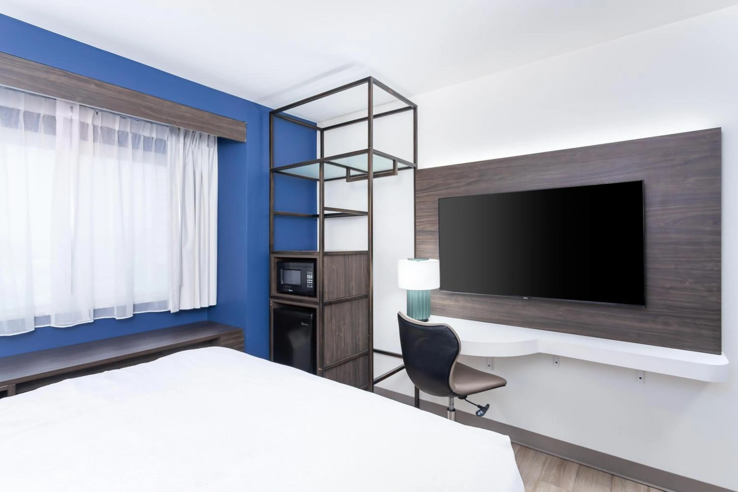 Bed in Spark by Hilton Clarion