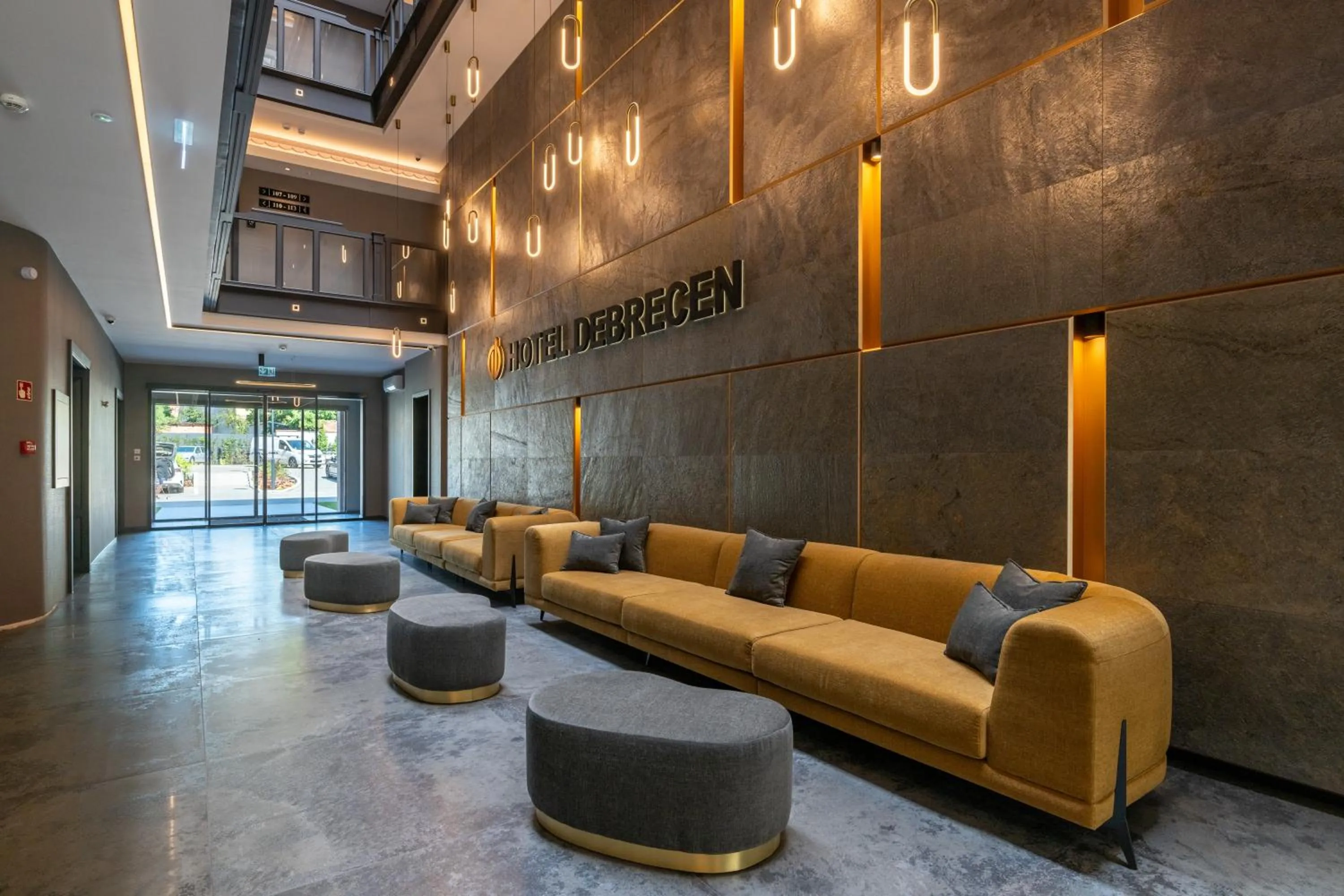 Lobby or reception in Hotel Debrecen