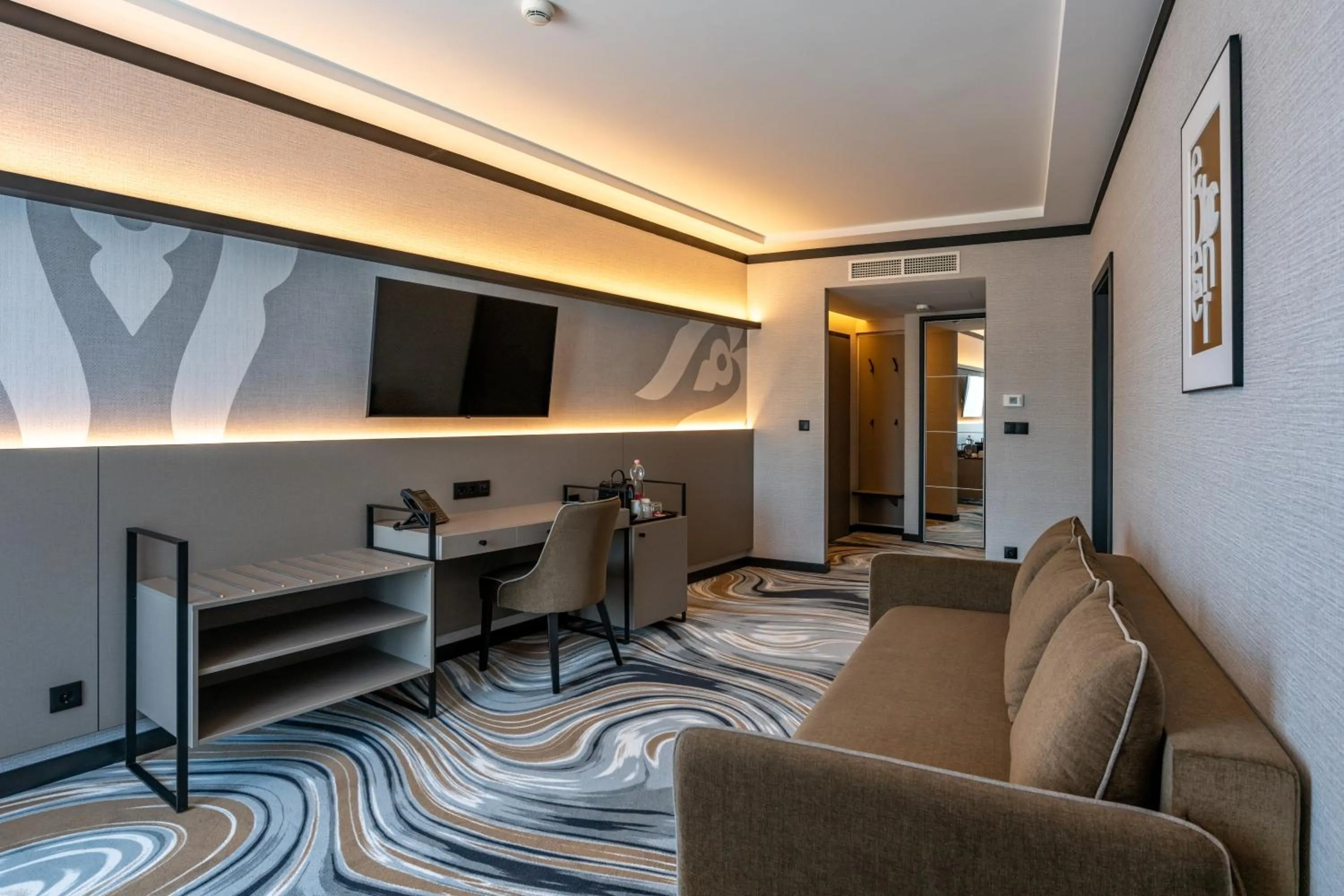 Communal lounge/ TV room in Hotel Debrecen