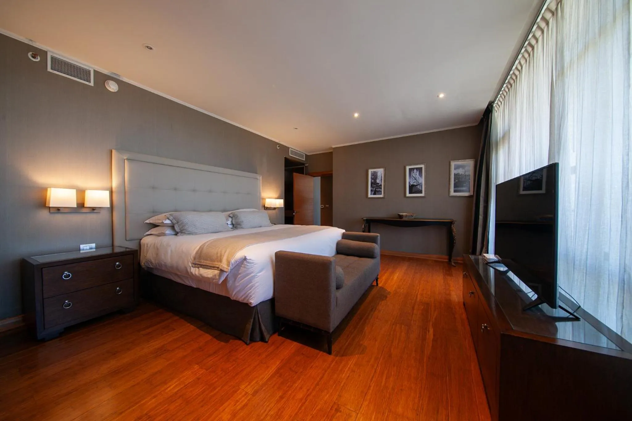 Decorative detail, Bed in Hotel Parada Linares