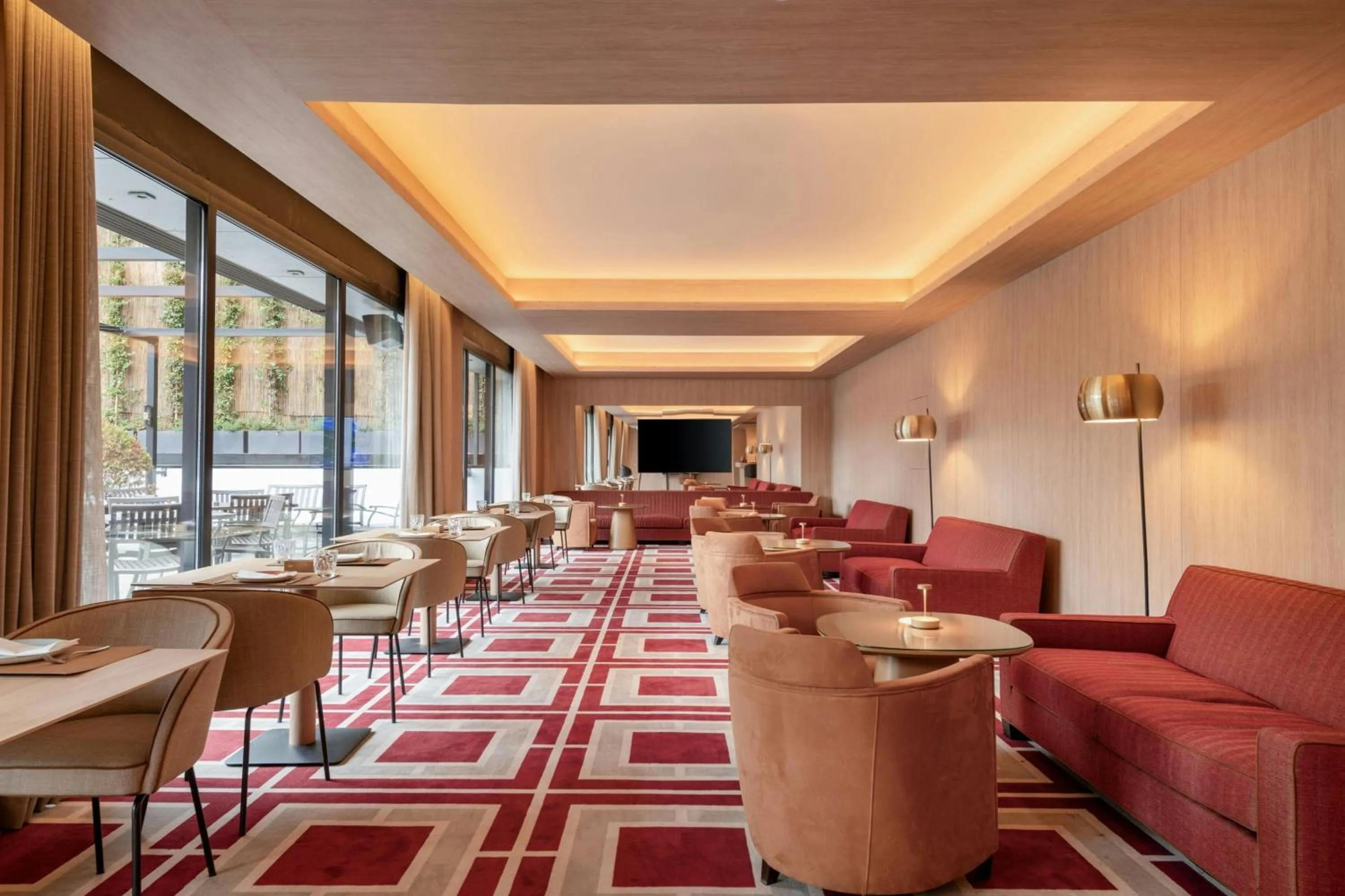 Lounge or bar in AC Hotel Atocha by Marriott