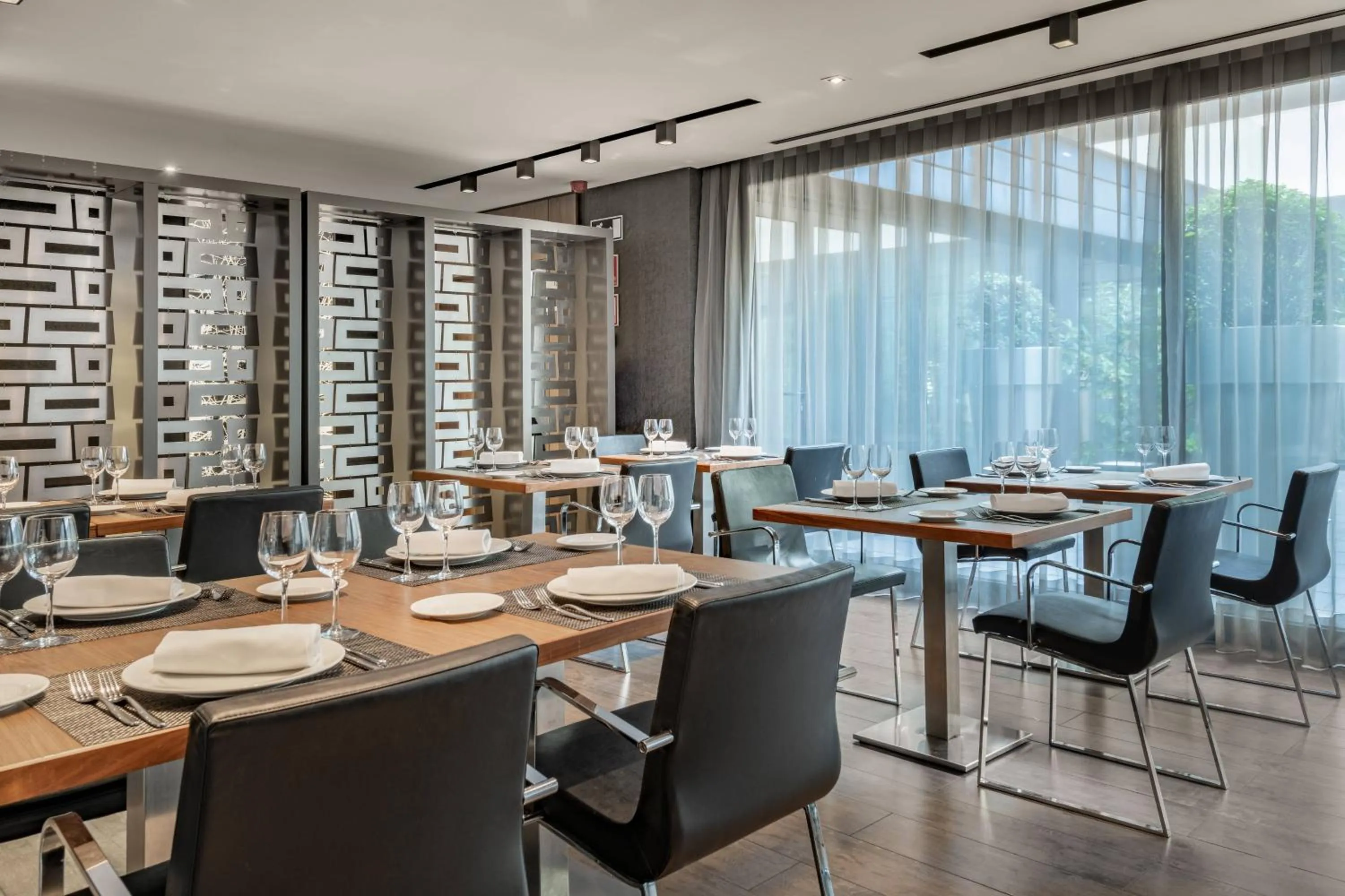 Lounge or bar in AC Hotel Atocha by Marriott