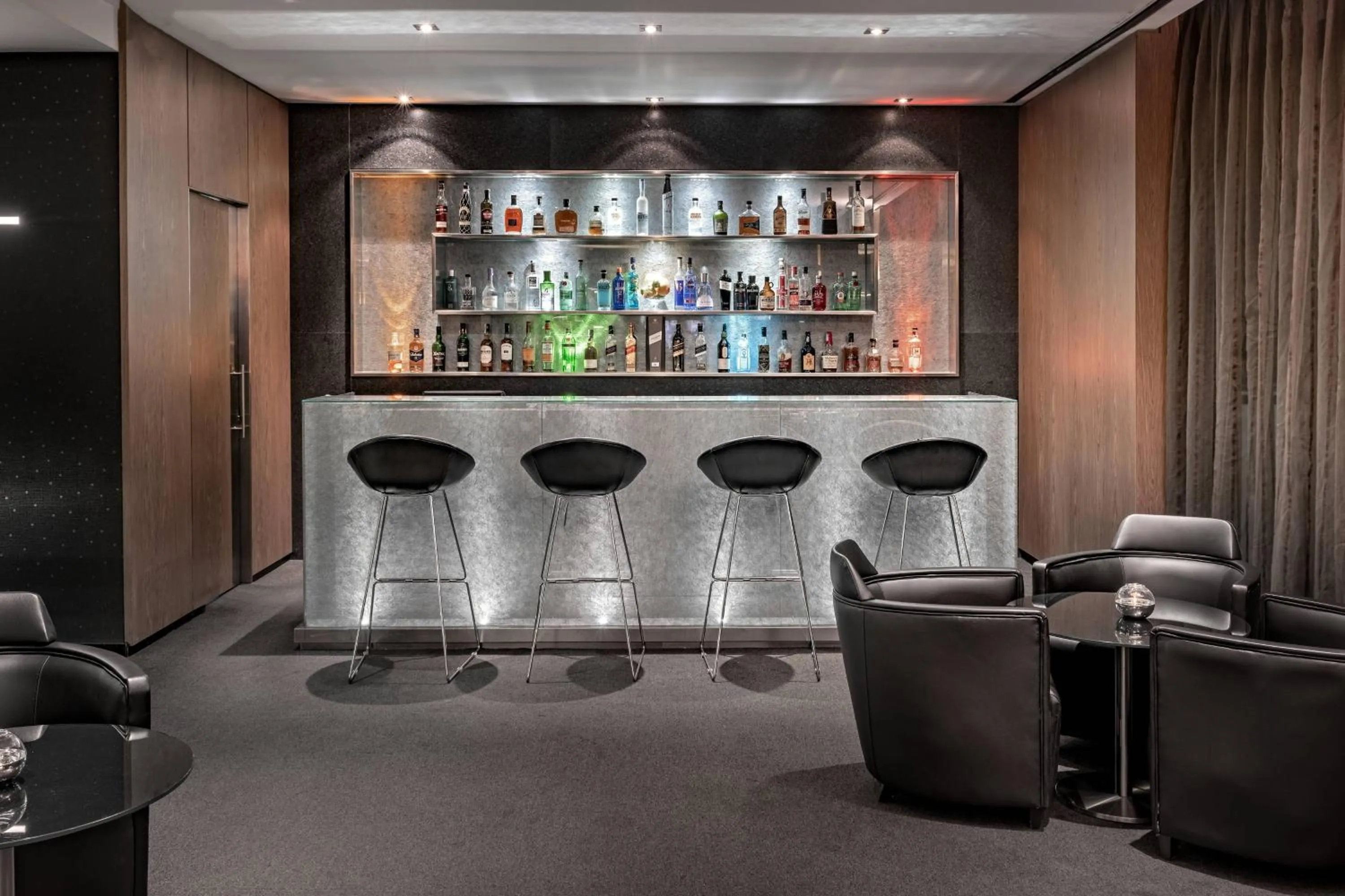 Lounge or bar in AC Hotel Atocha by Marriott