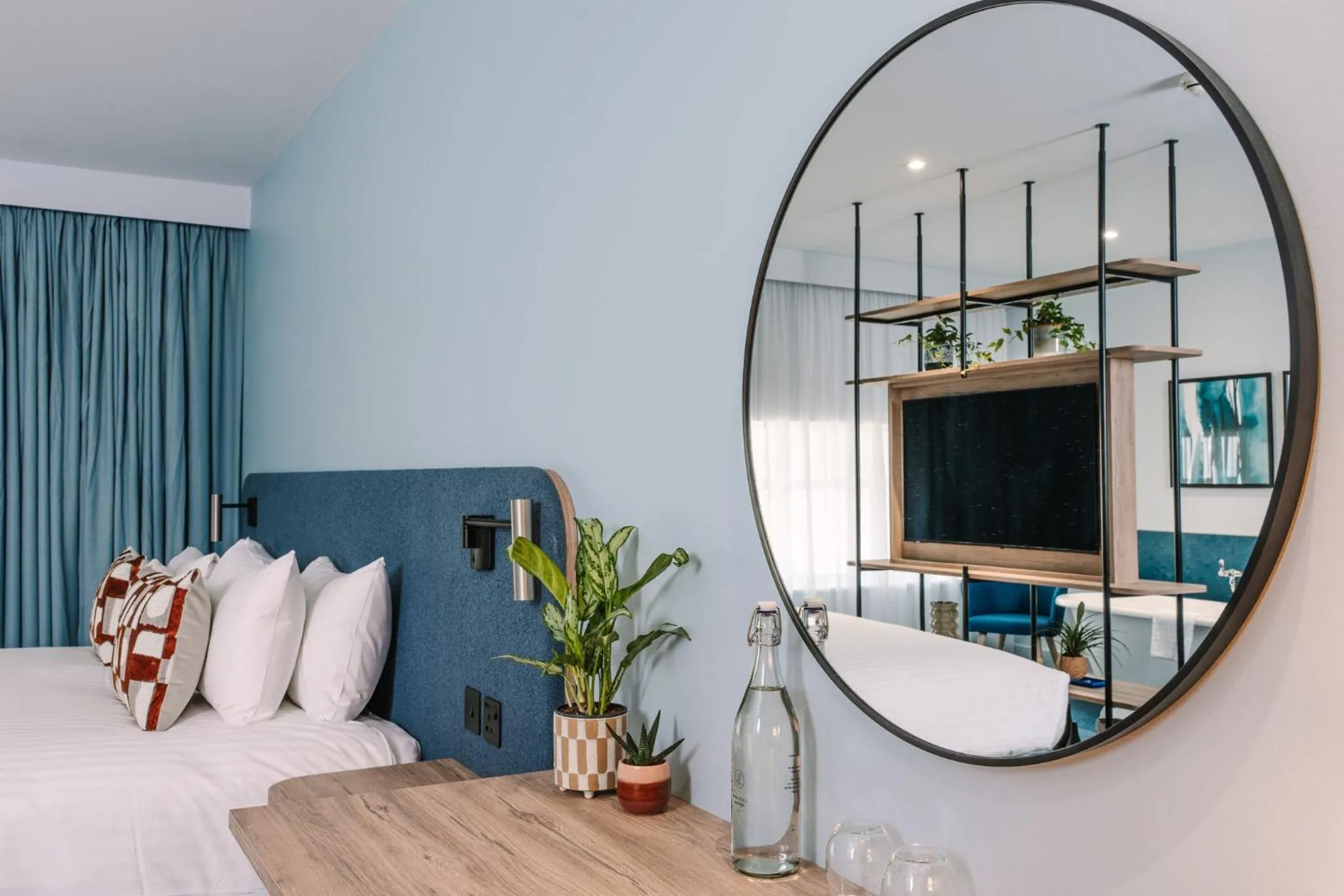 Photo of the whole room, Bed in voco Winchester Hotel & Spa by IHG