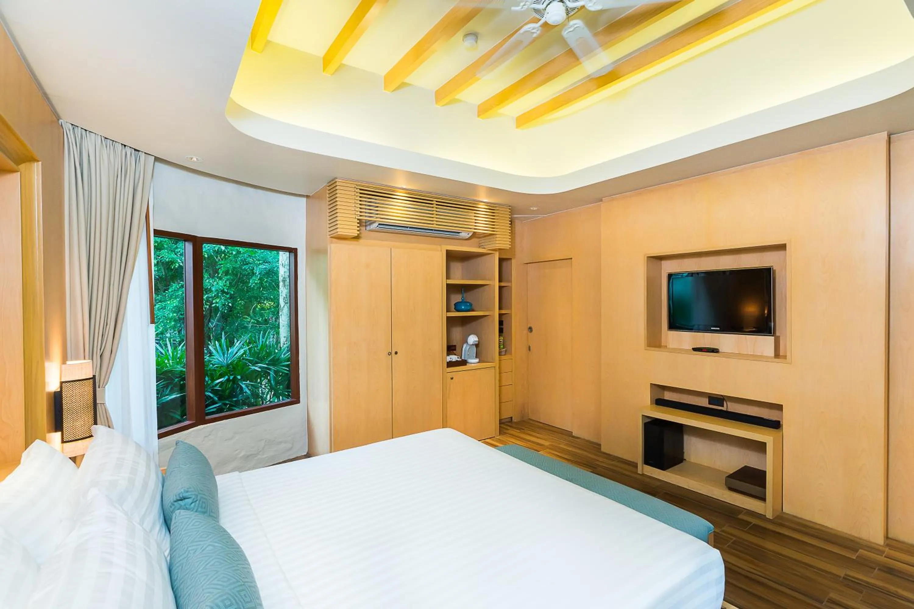 Bedroom, Bed in Sea Sand Sun Resort and Villas - SHA Plus