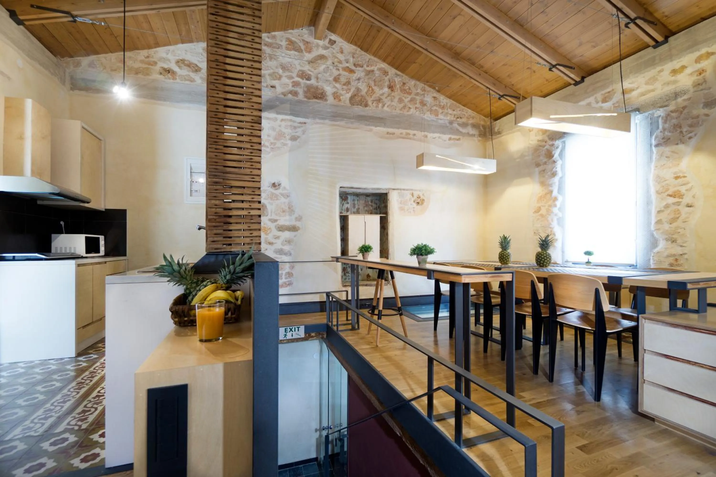 Kitchen or kitchenette in Evans House