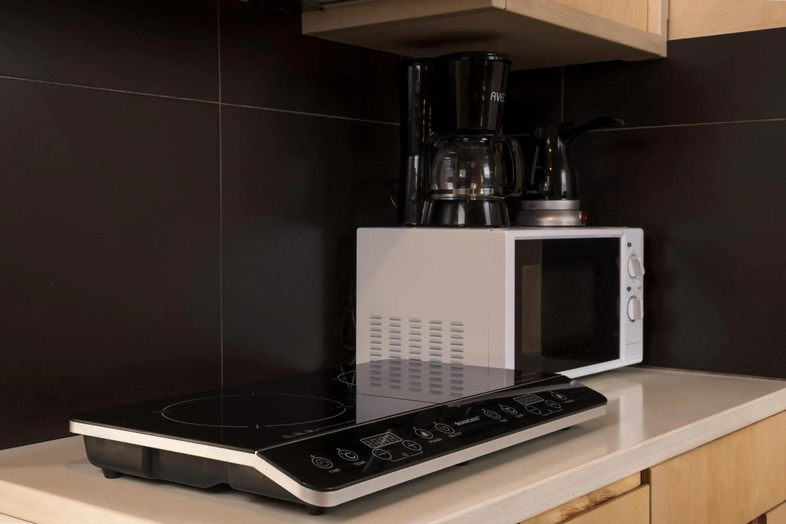 Kitchen or kitchenette in Evans House