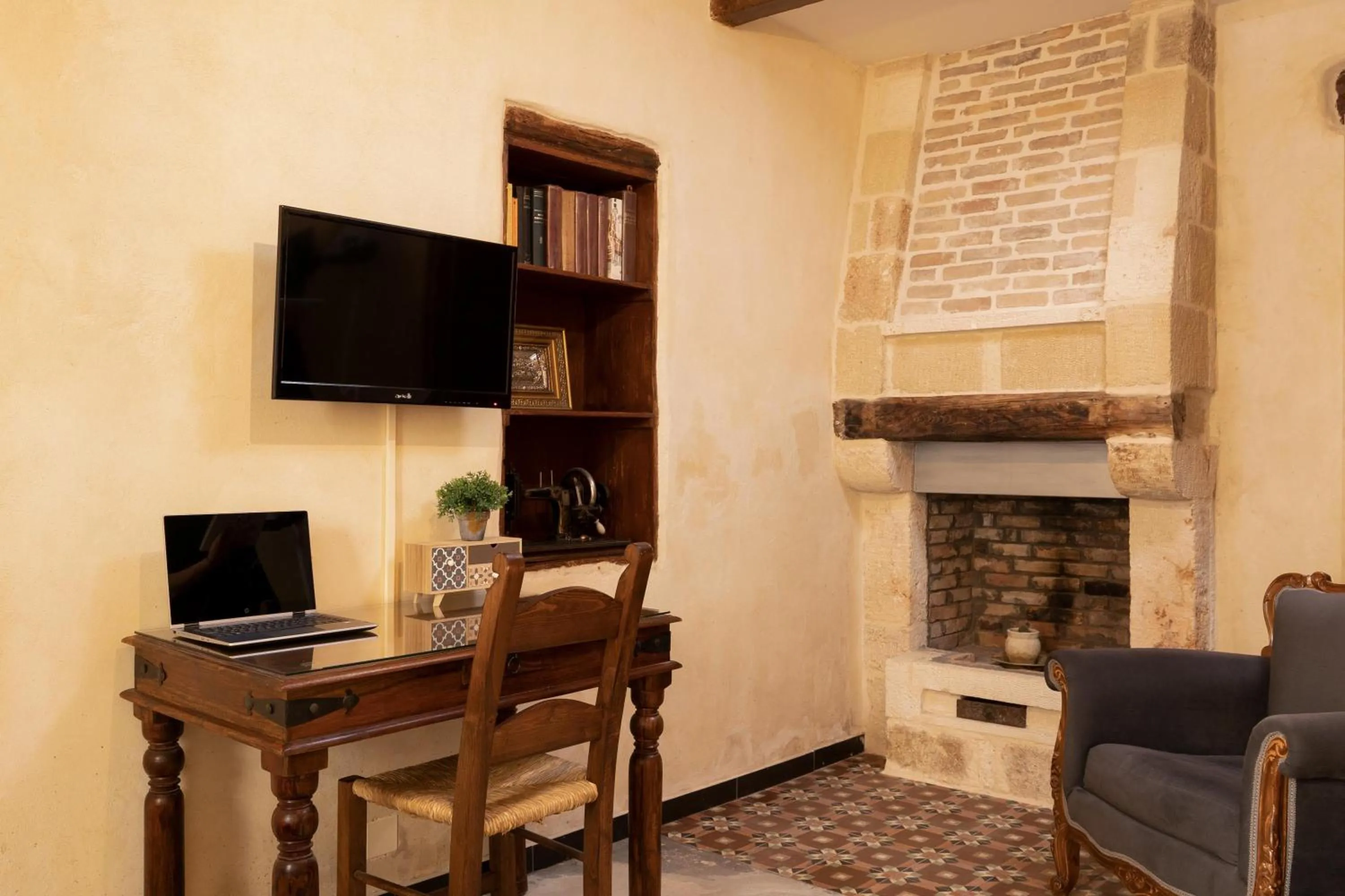 Bedroom in Evans House