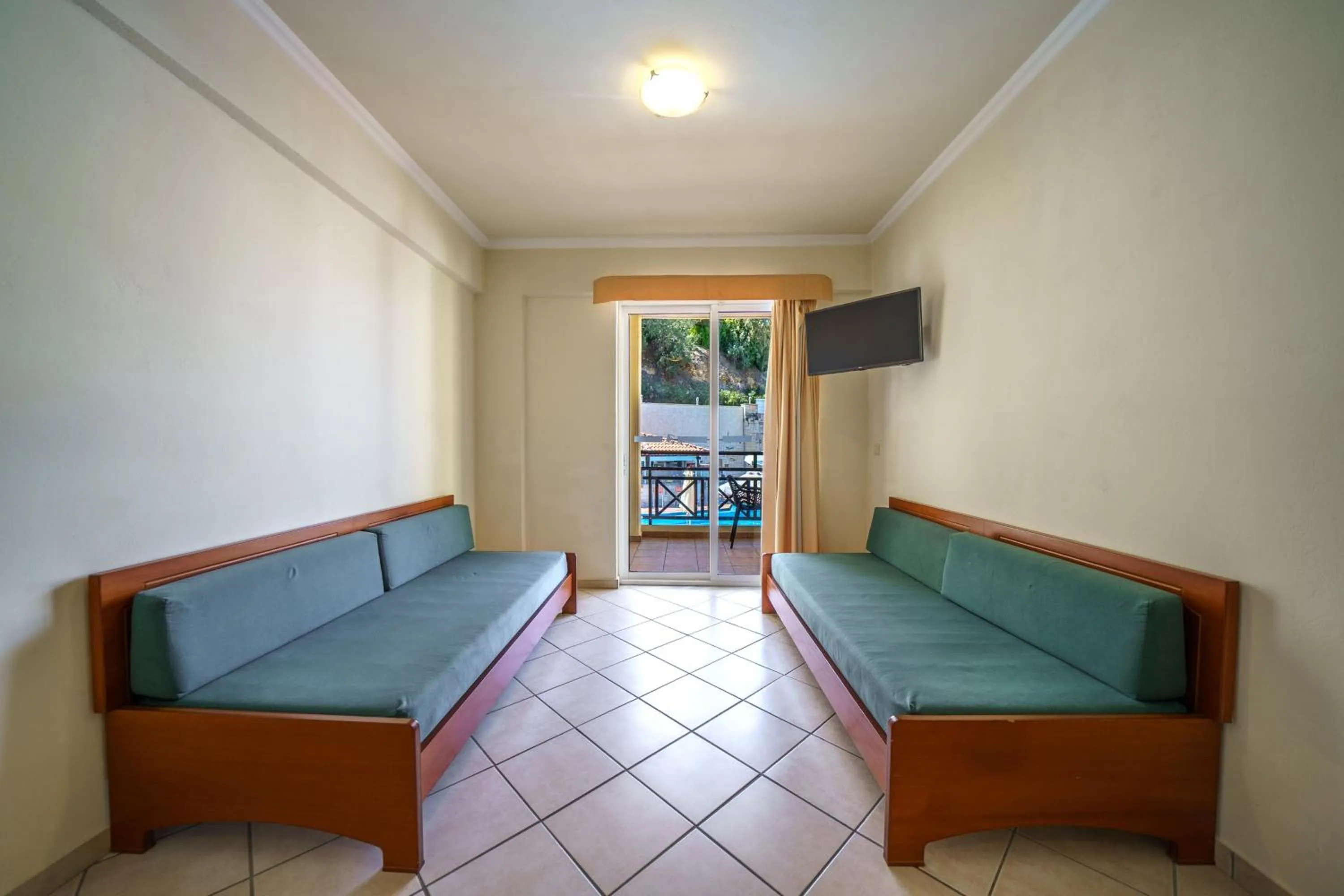 Porto Kalamaki Hotel