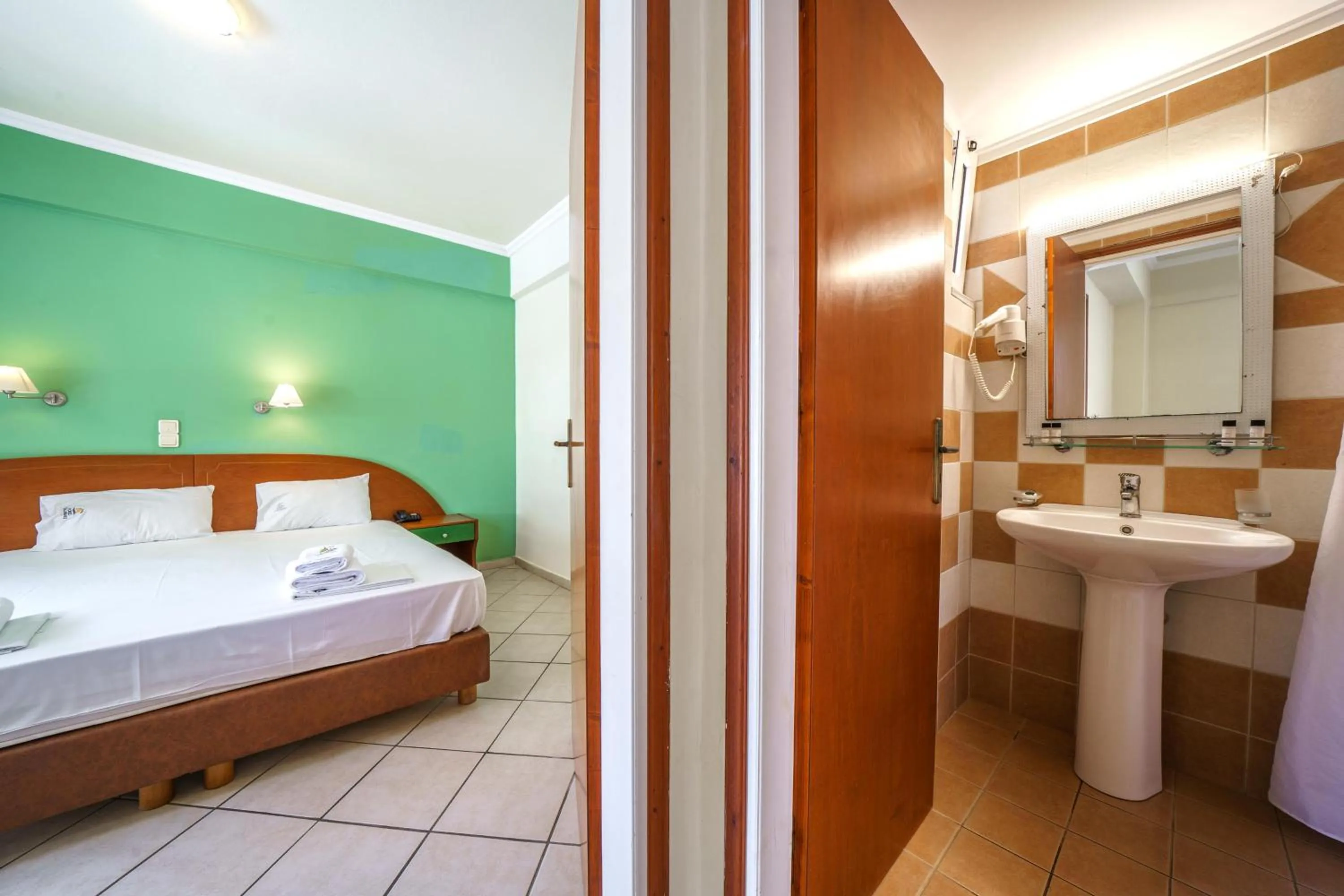 Porto Kalamaki Hotel