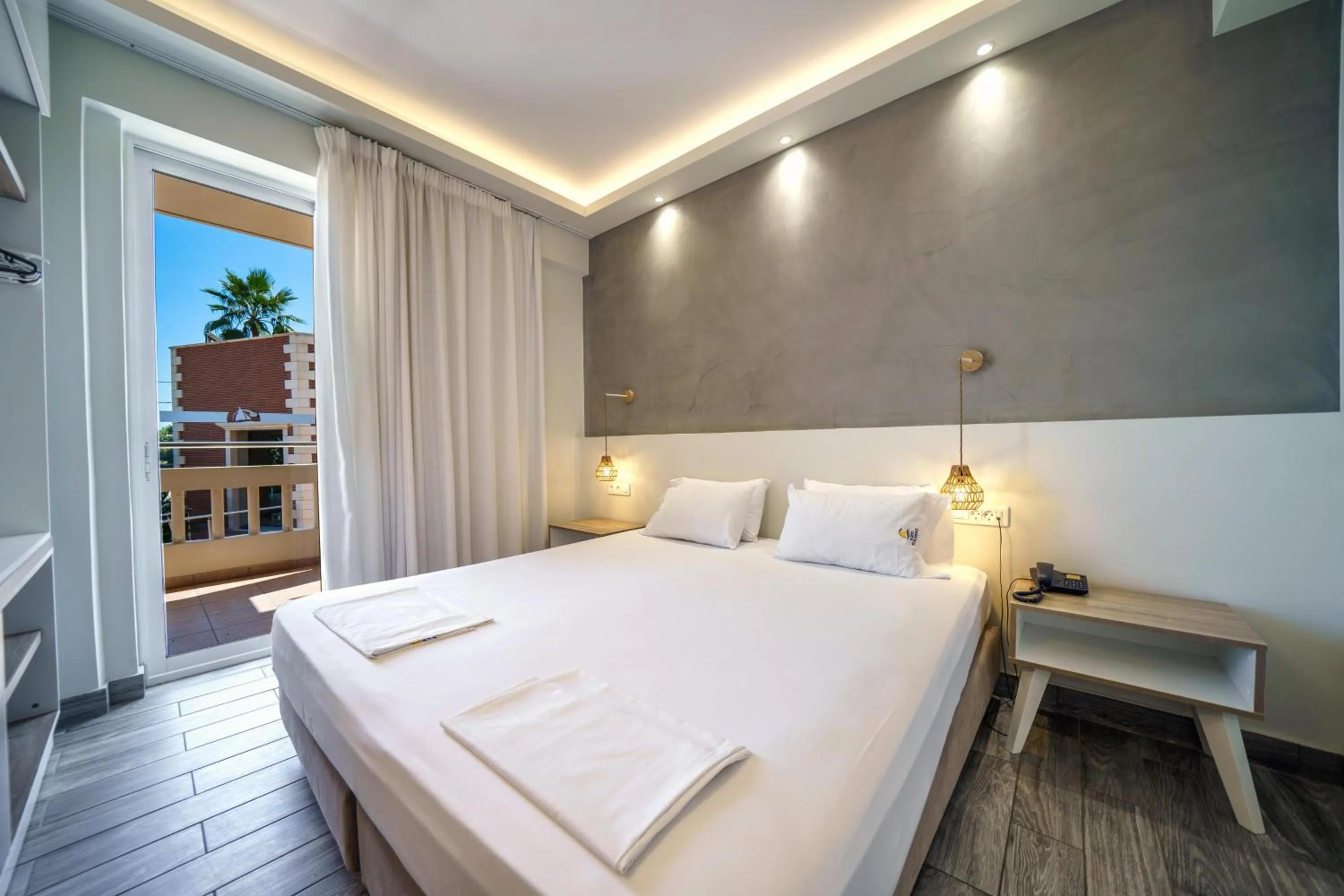 Porto Kalamaki Hotel