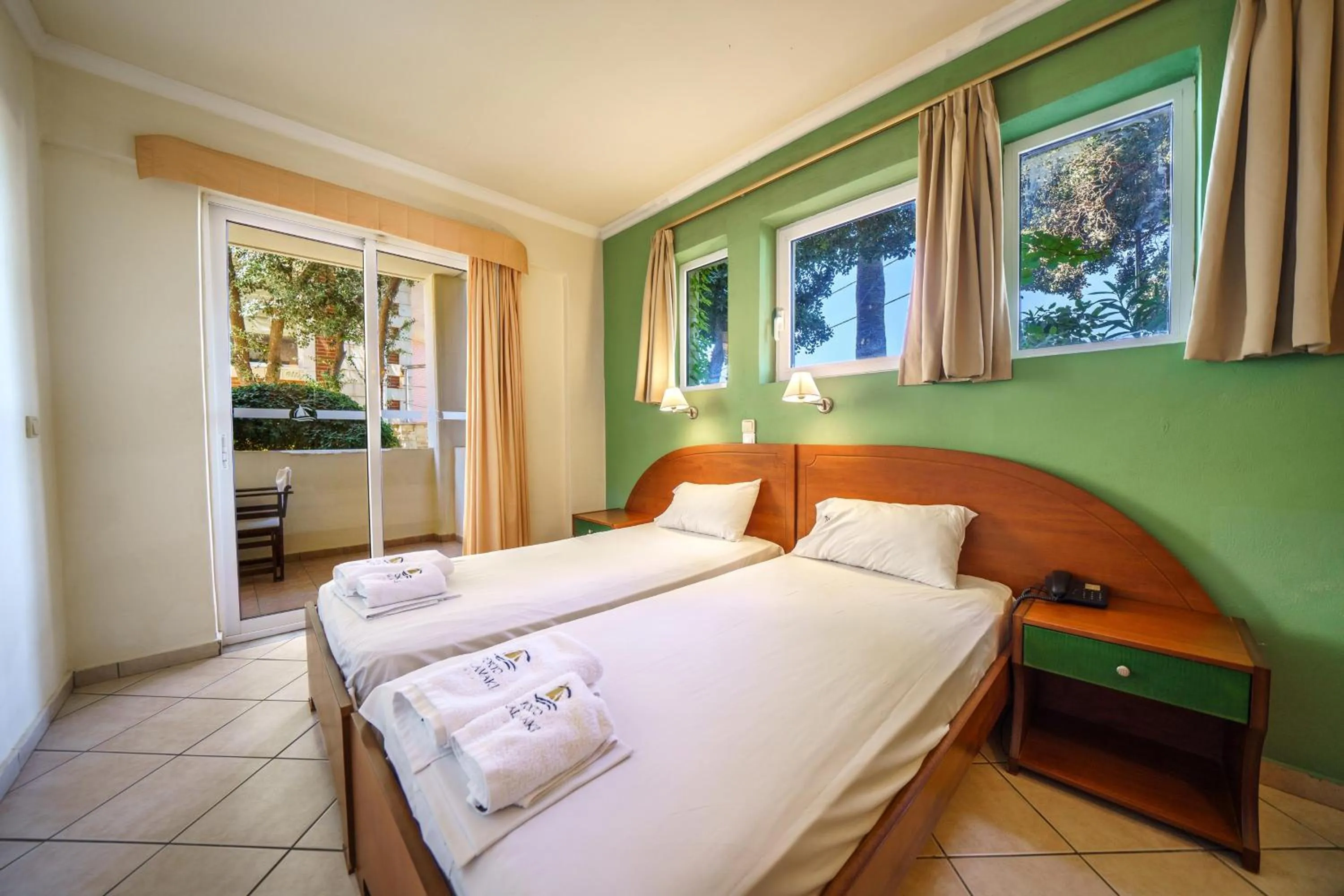 Porto Kalamaki Hotel