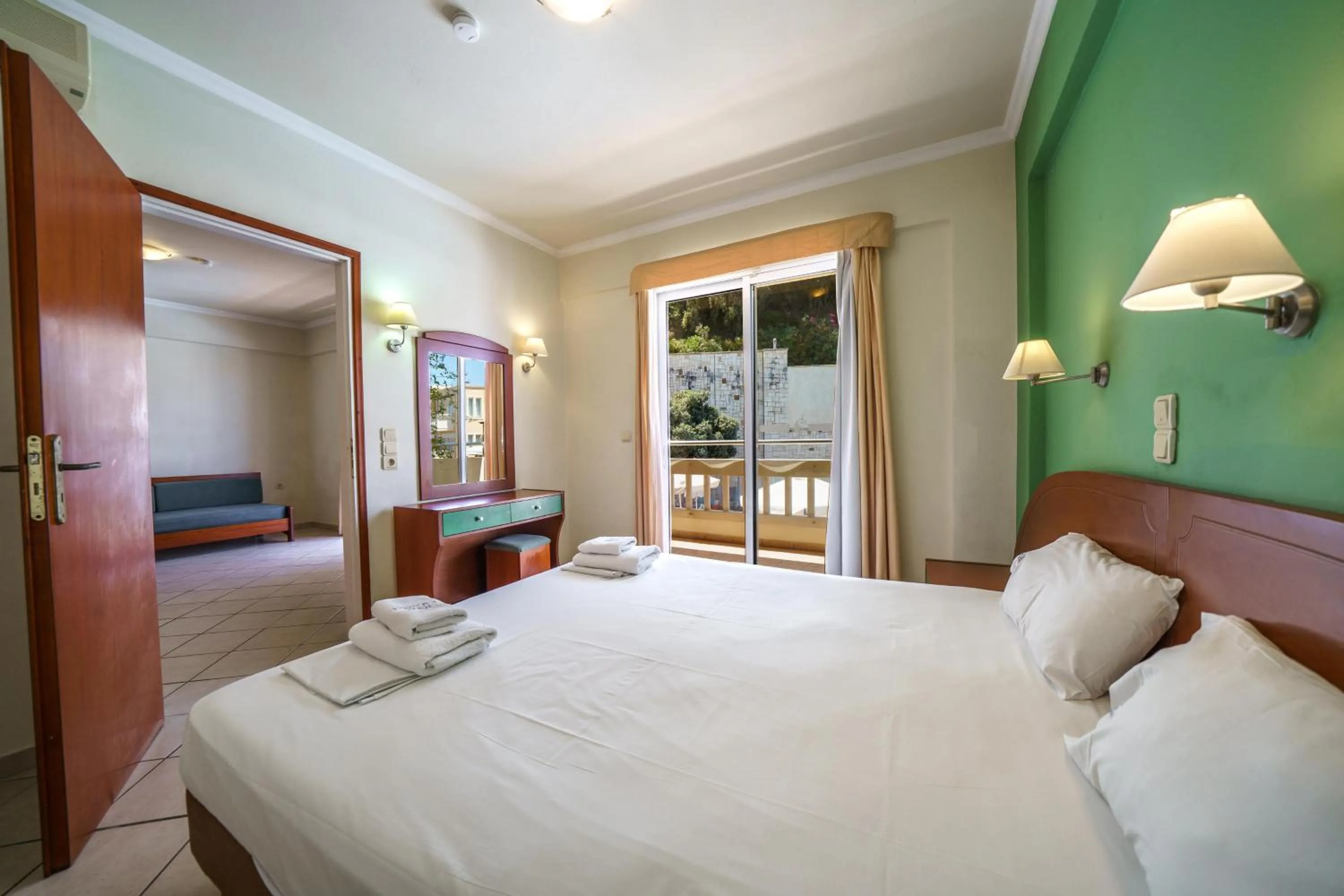 Porto Kalamaki Hotel