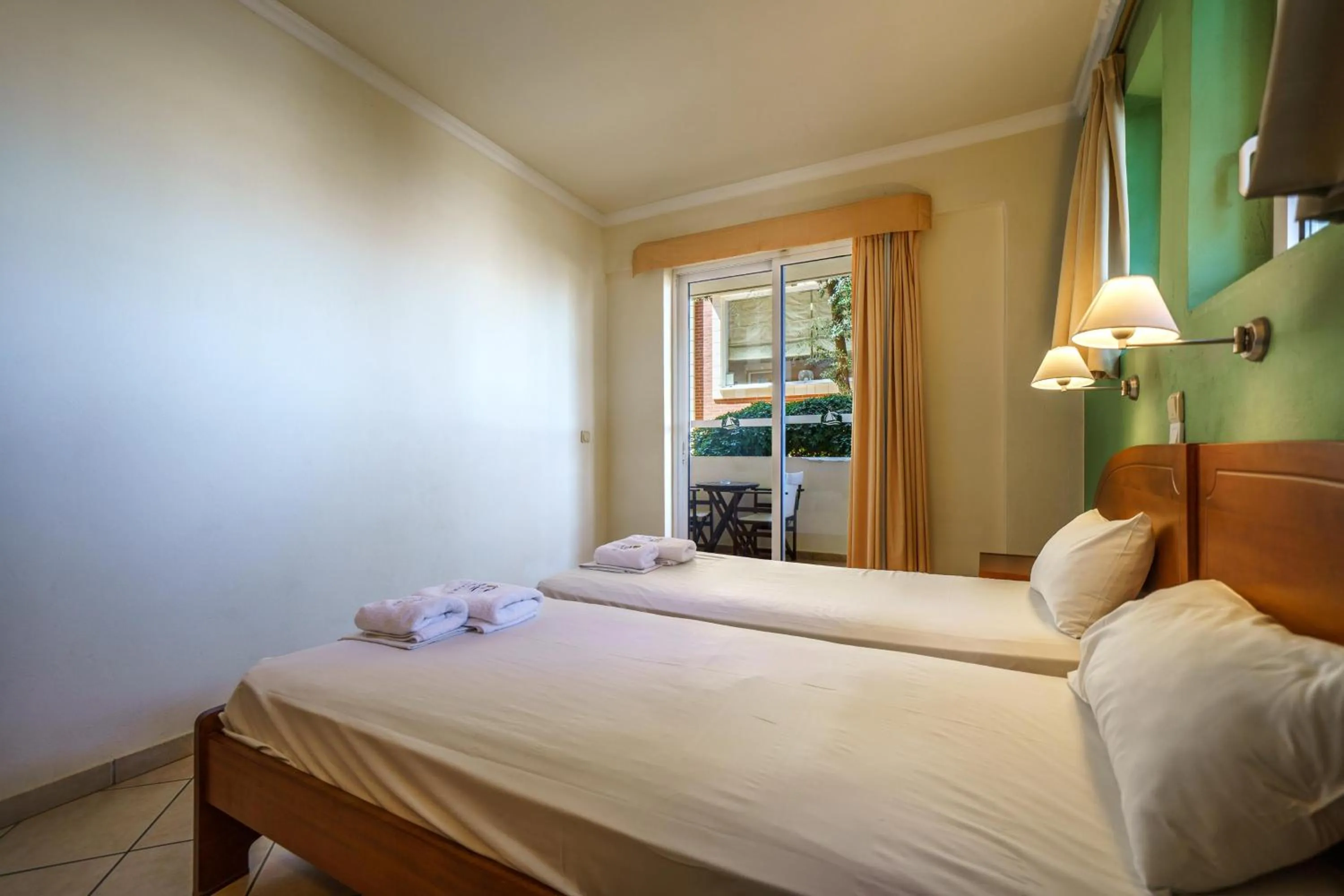 Porto Kalamaki Hotel