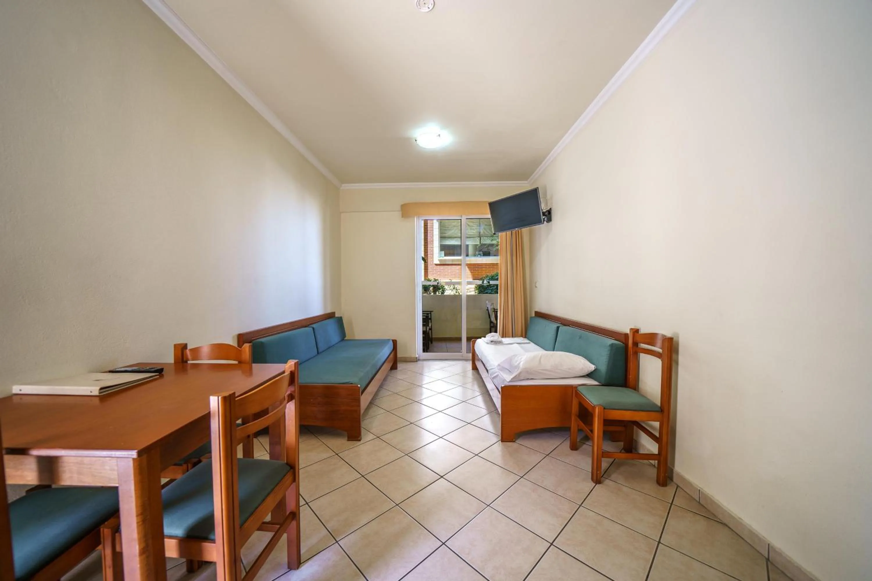 Porto Kalamaki Hotel