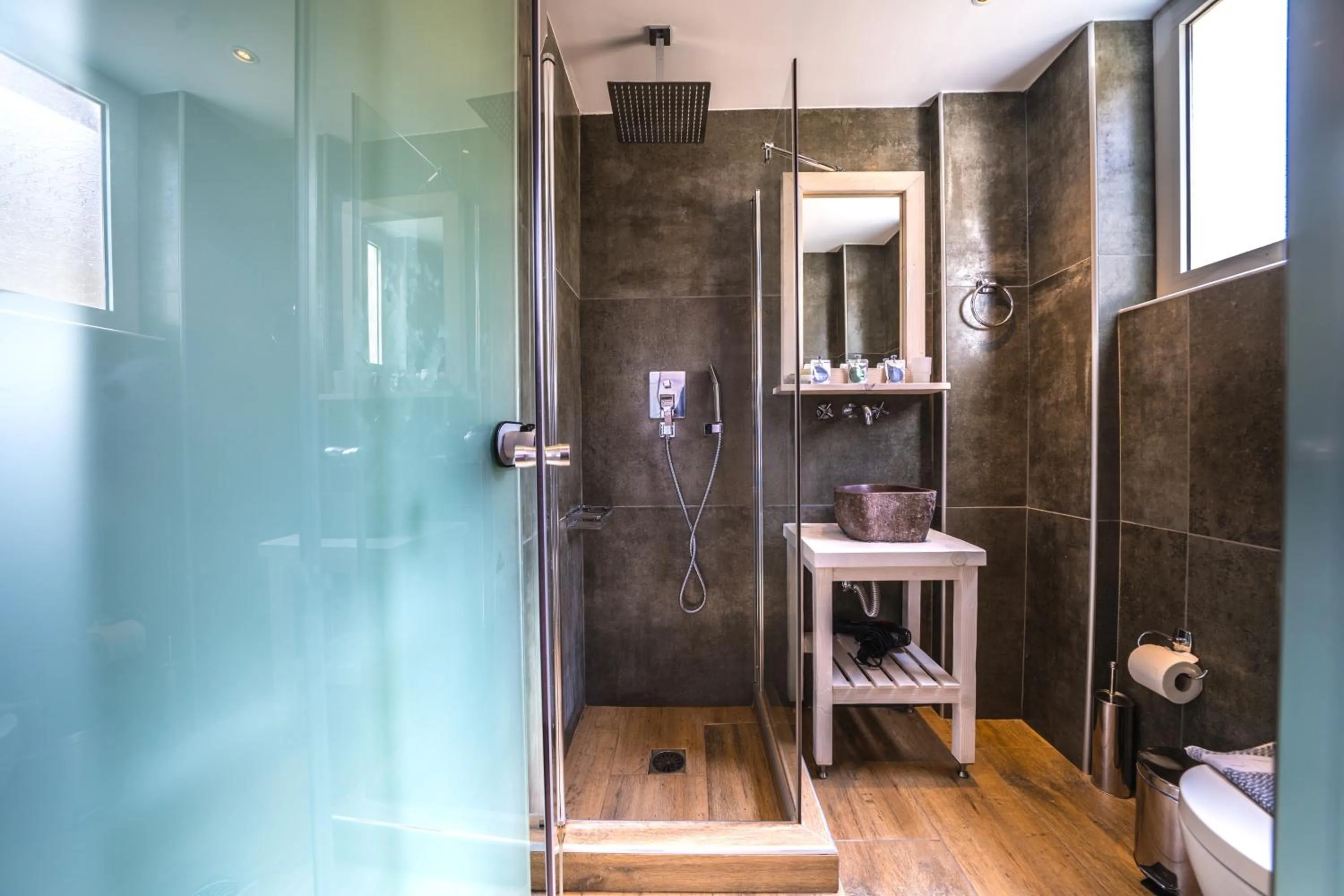 Shower in Porto Kalamaki Hotel