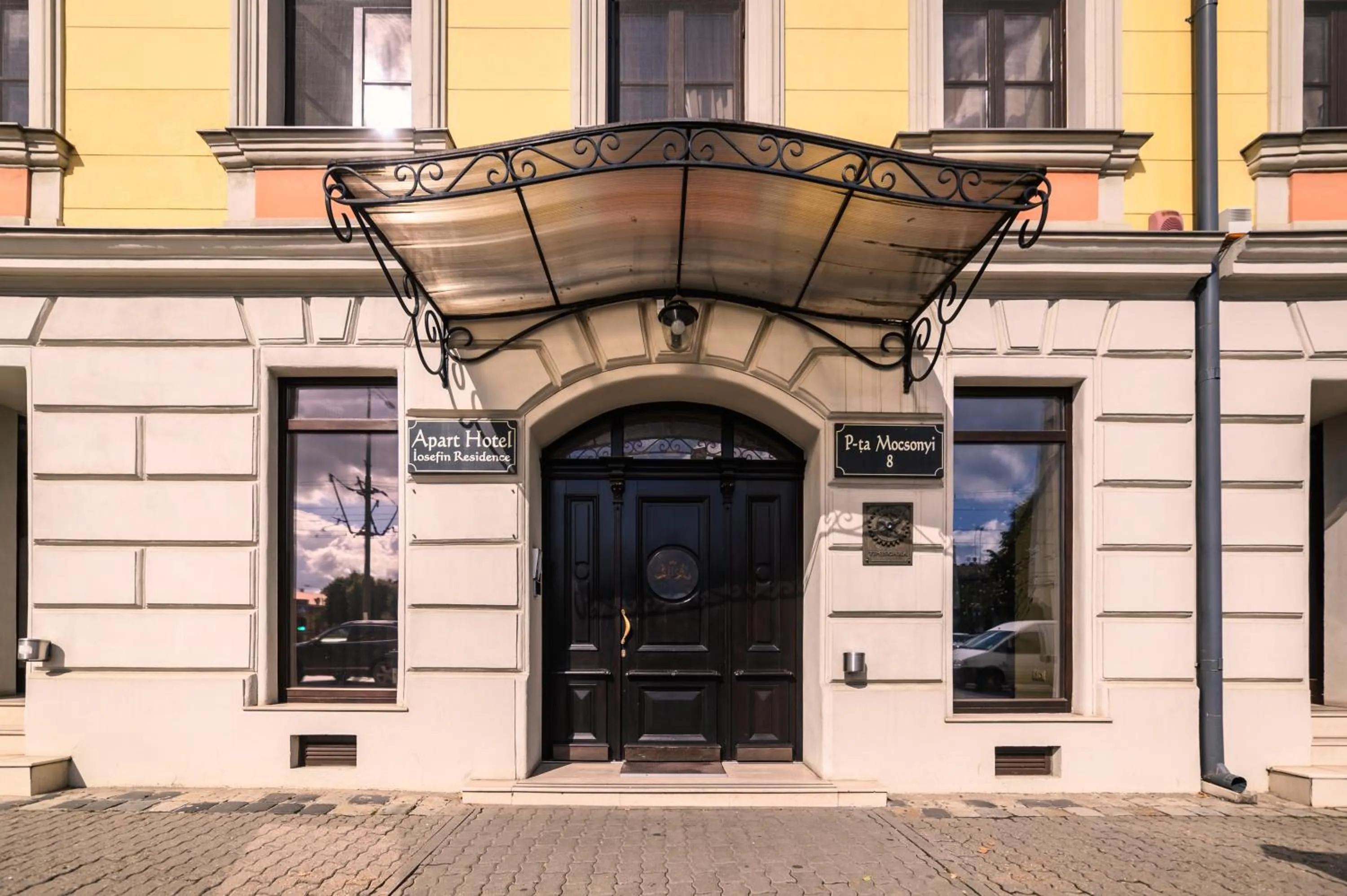 Facade/entrance in Aparthotel Iosefin Residence