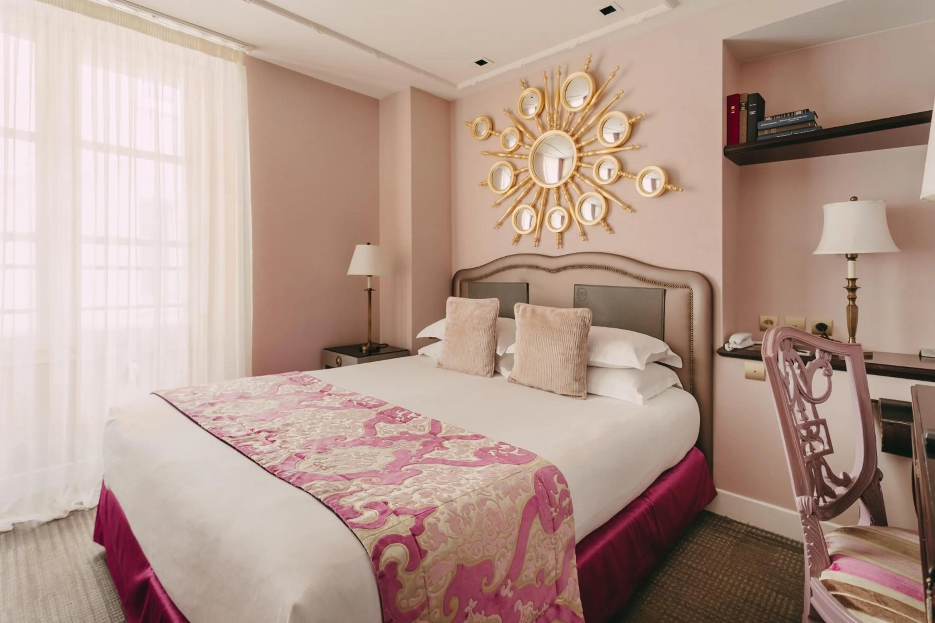 Balcony/Terrace, Bed in La Maison Favart