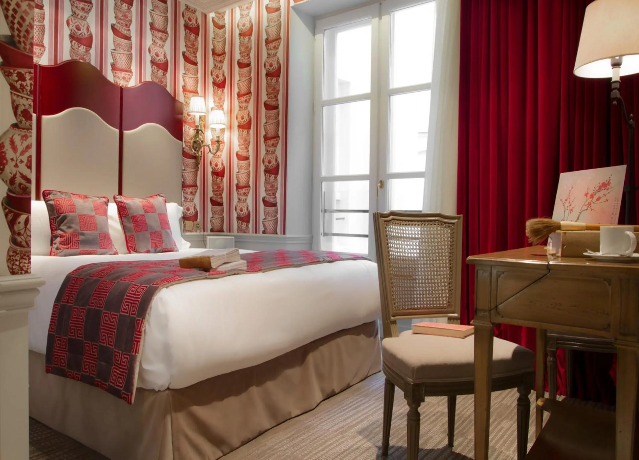 Photo of the whole room, Bed in La Maison Favart