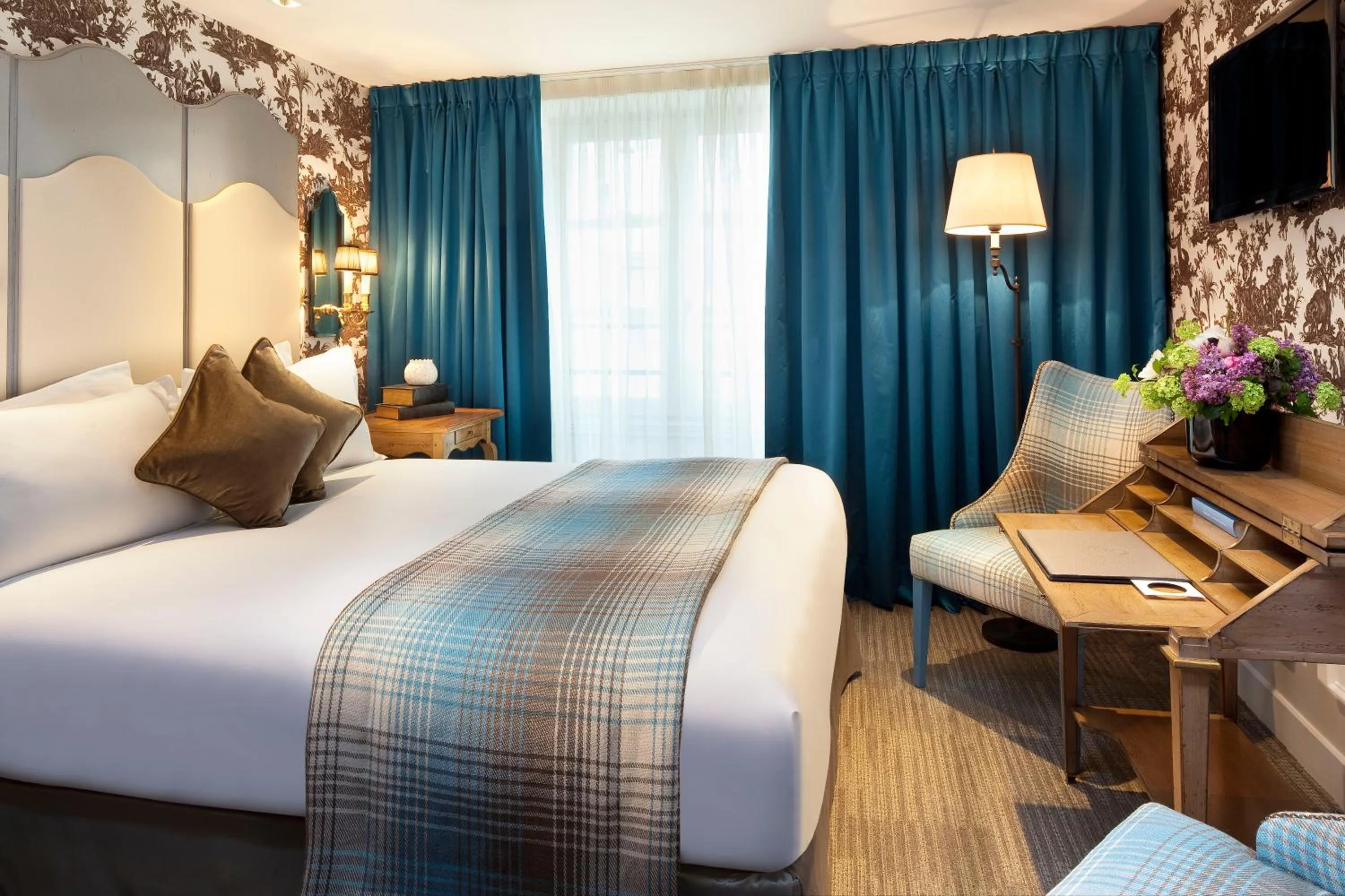 Photo of the whole room, Bed in La Maison Favart