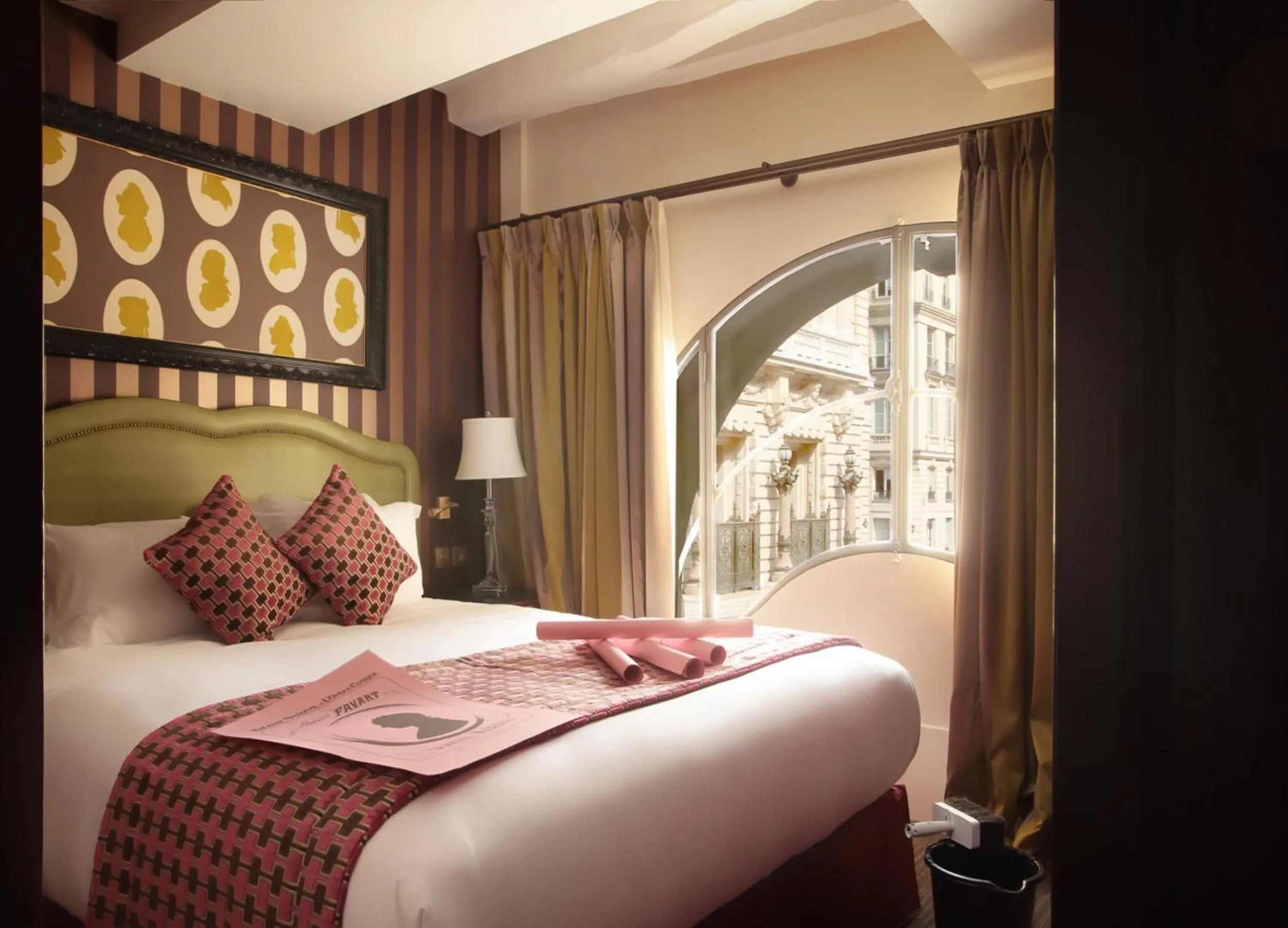 Photo of the whole room, Bed in La Maison Favart