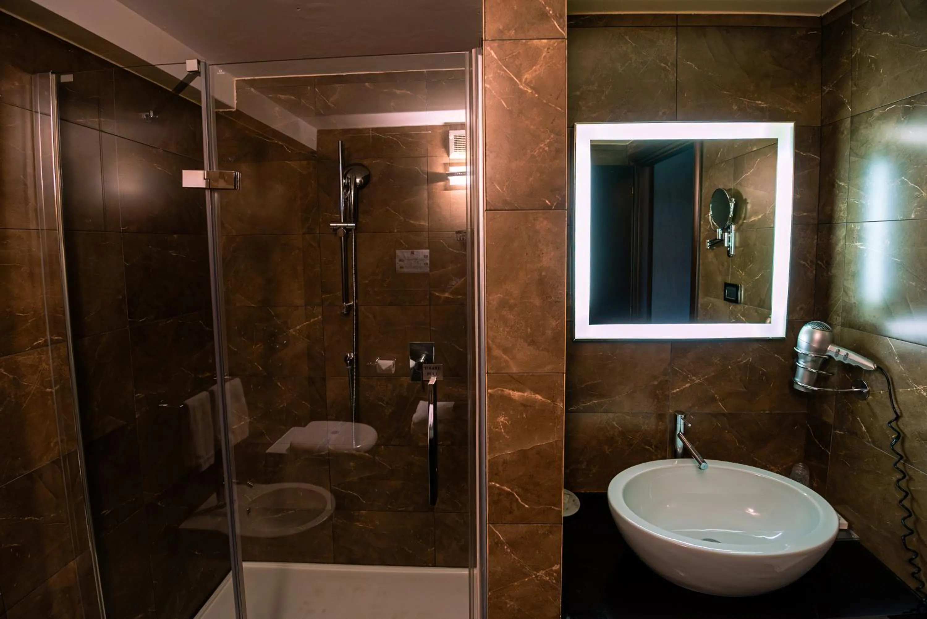 Bathroom in Hotel I Somaschi